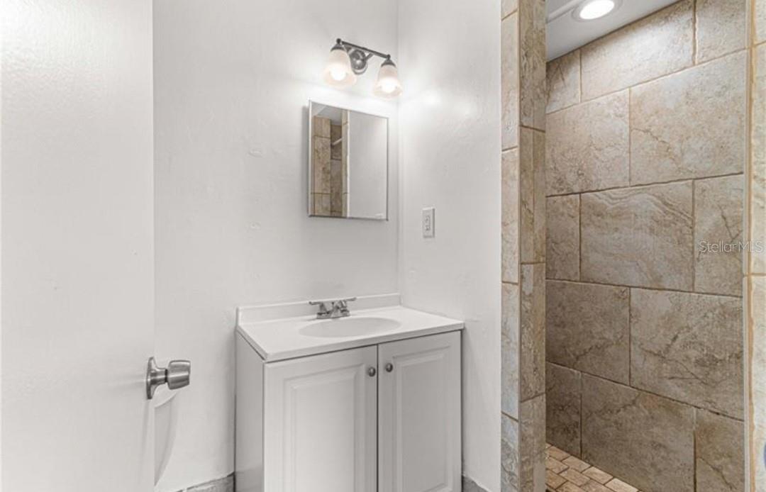 Image 34 of 39 For 46 Lake Court Loop