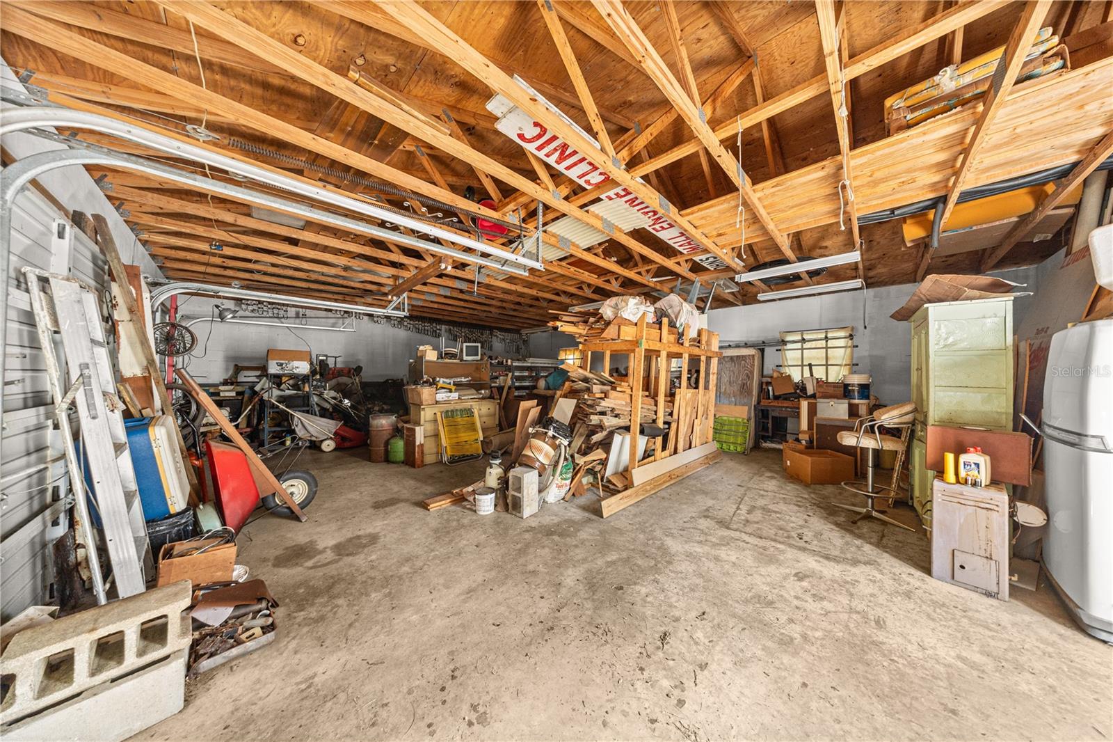 Image 9 of 24 For 20470 142nd Lane