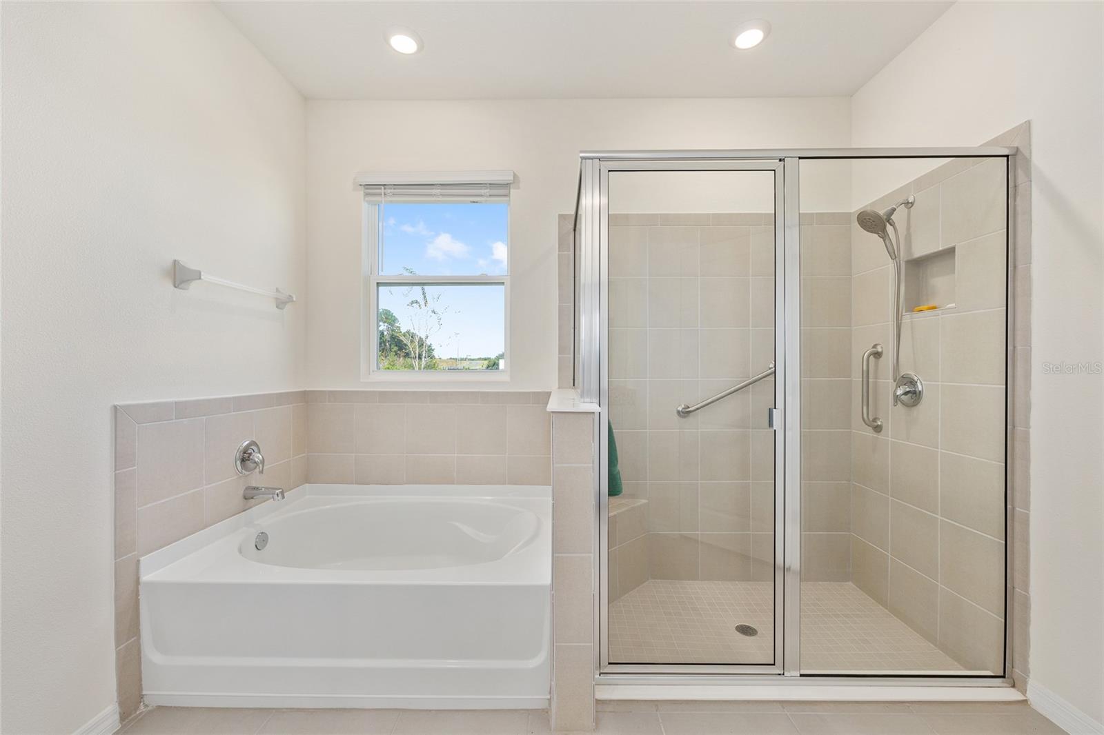 Image 23 of 44 For 6239 93rd Loop