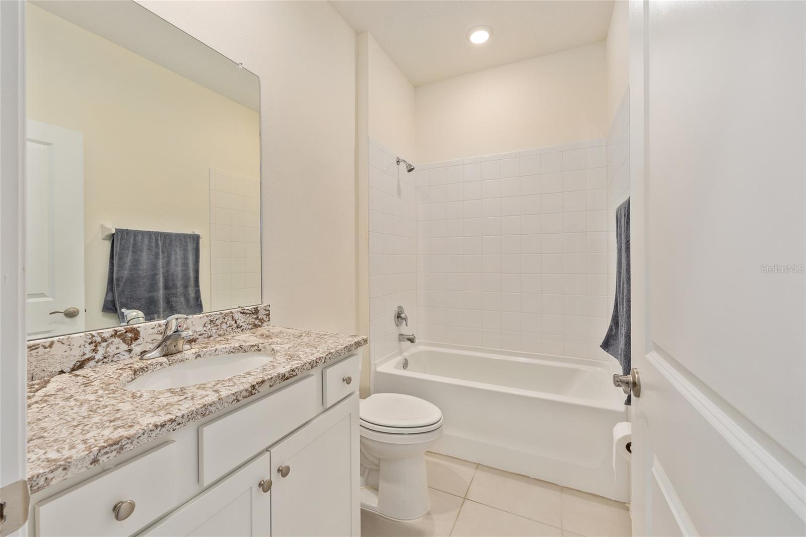 Image 27 of 44 For 6239 93rd Loop