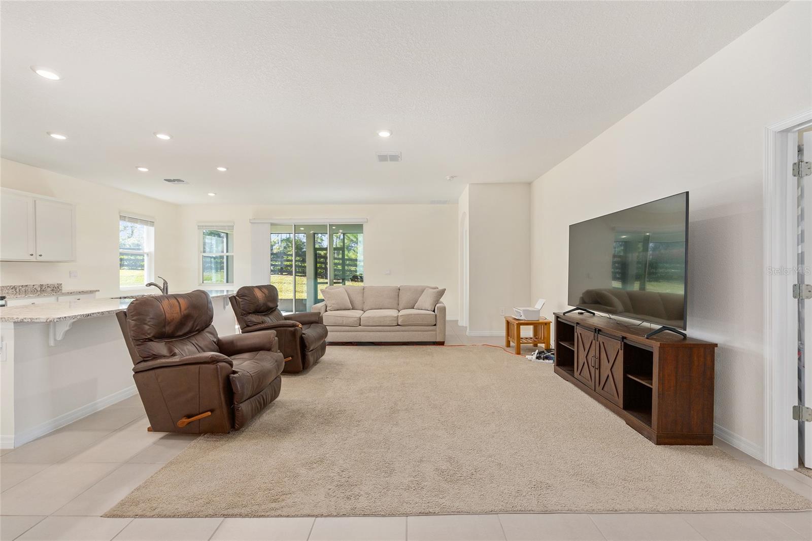 Image 8 of 44 For 6239 93rd Loop