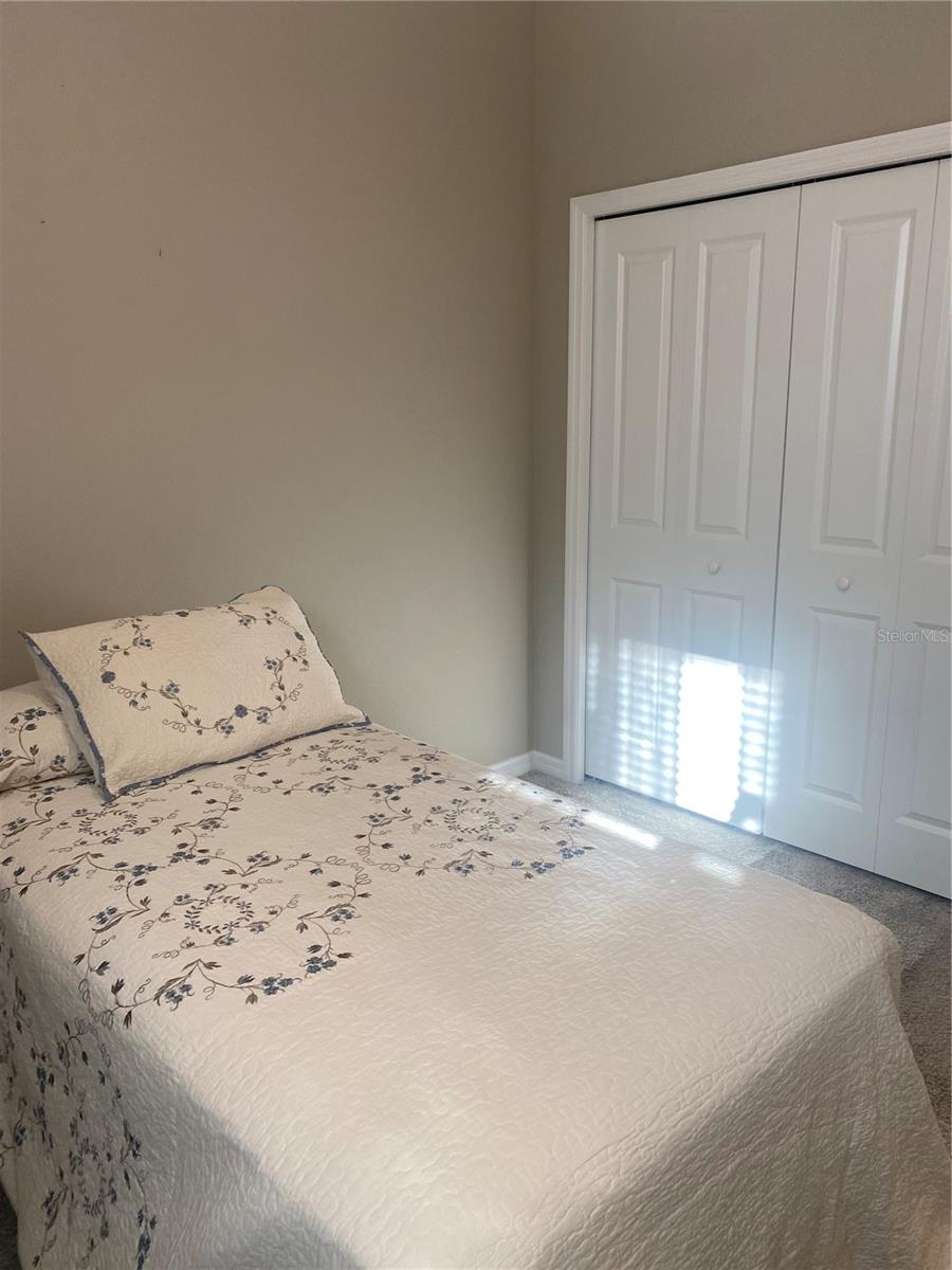 Image 16 of 35 For 9839 99th Loop