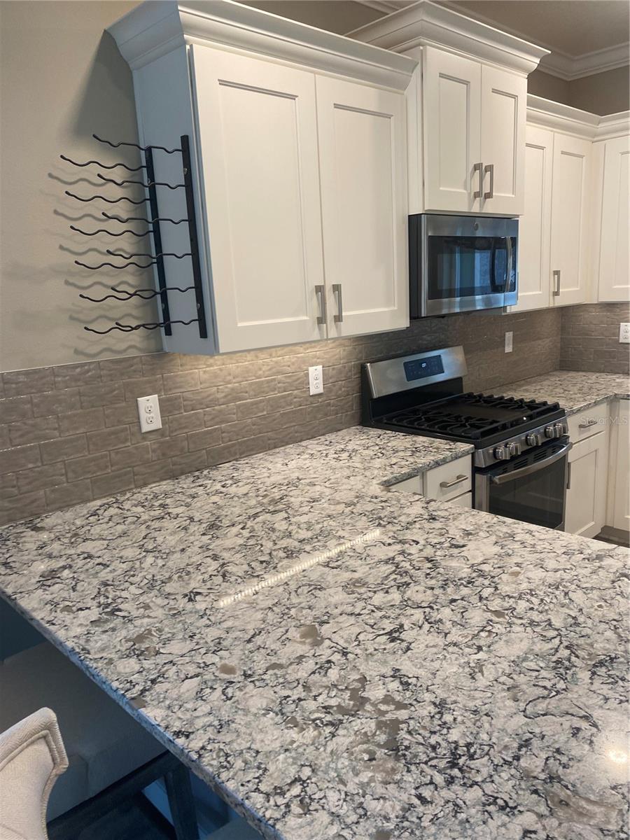 Image 20 of 35 For 9839 99th Loop