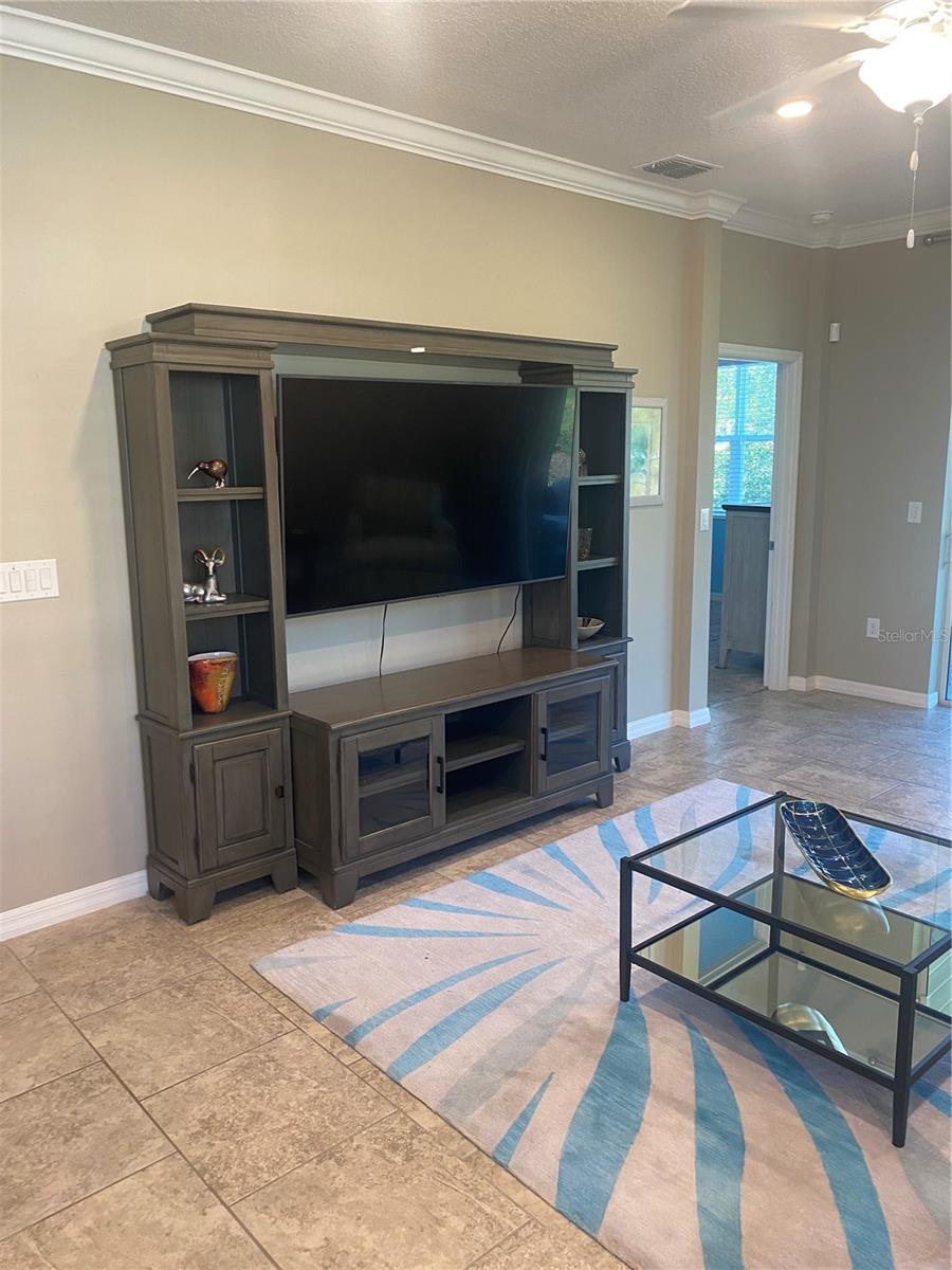 Image 24 of 35 For 9839 99th Loop