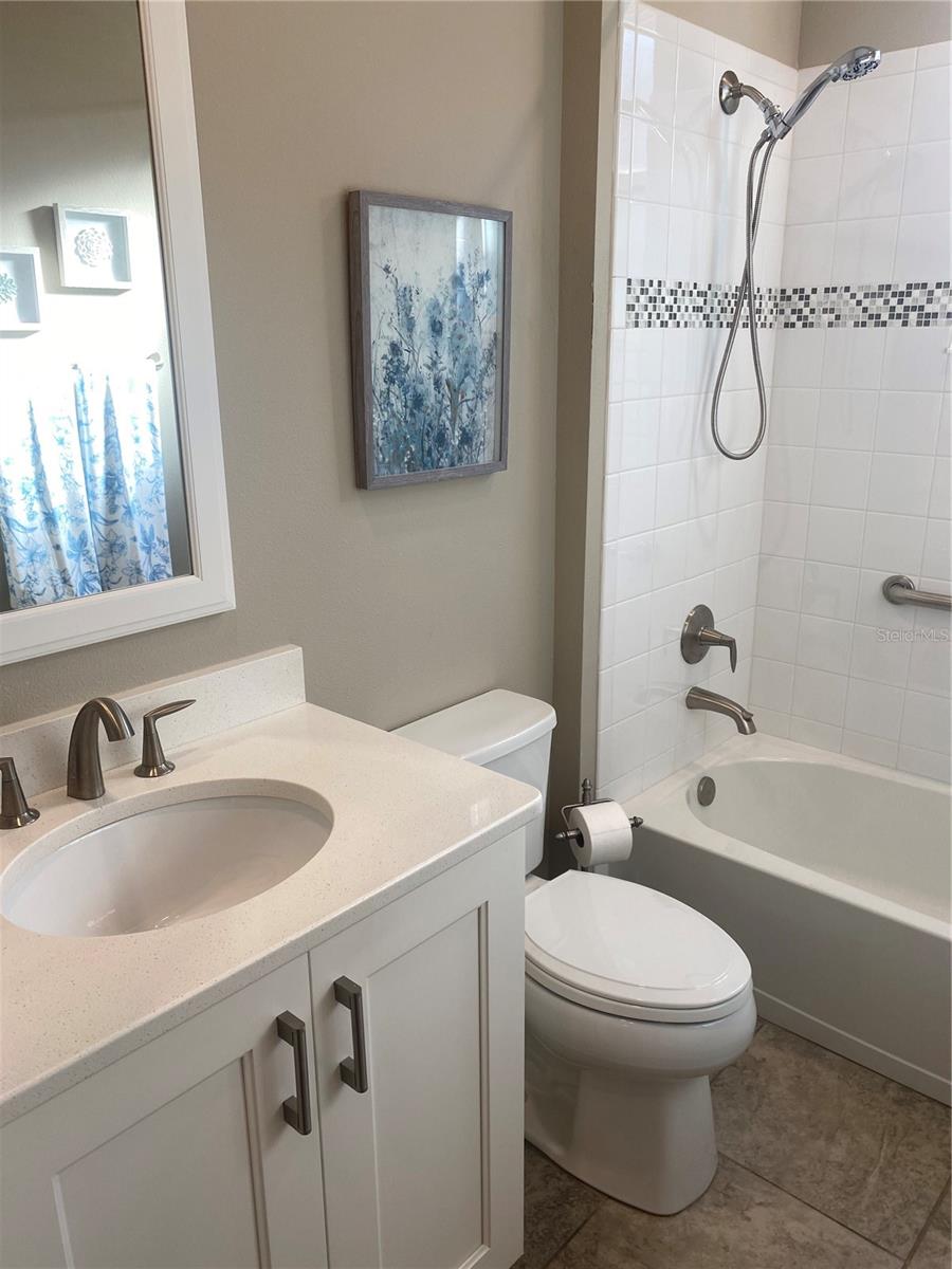 Image 29 of 35 For 9839 99th Loop