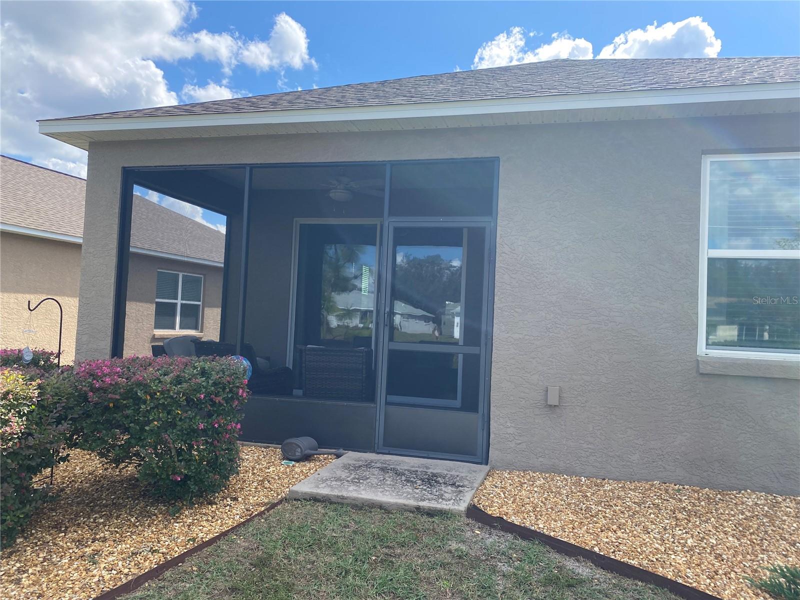 Image 3 of 35 For 9839 99th Loop