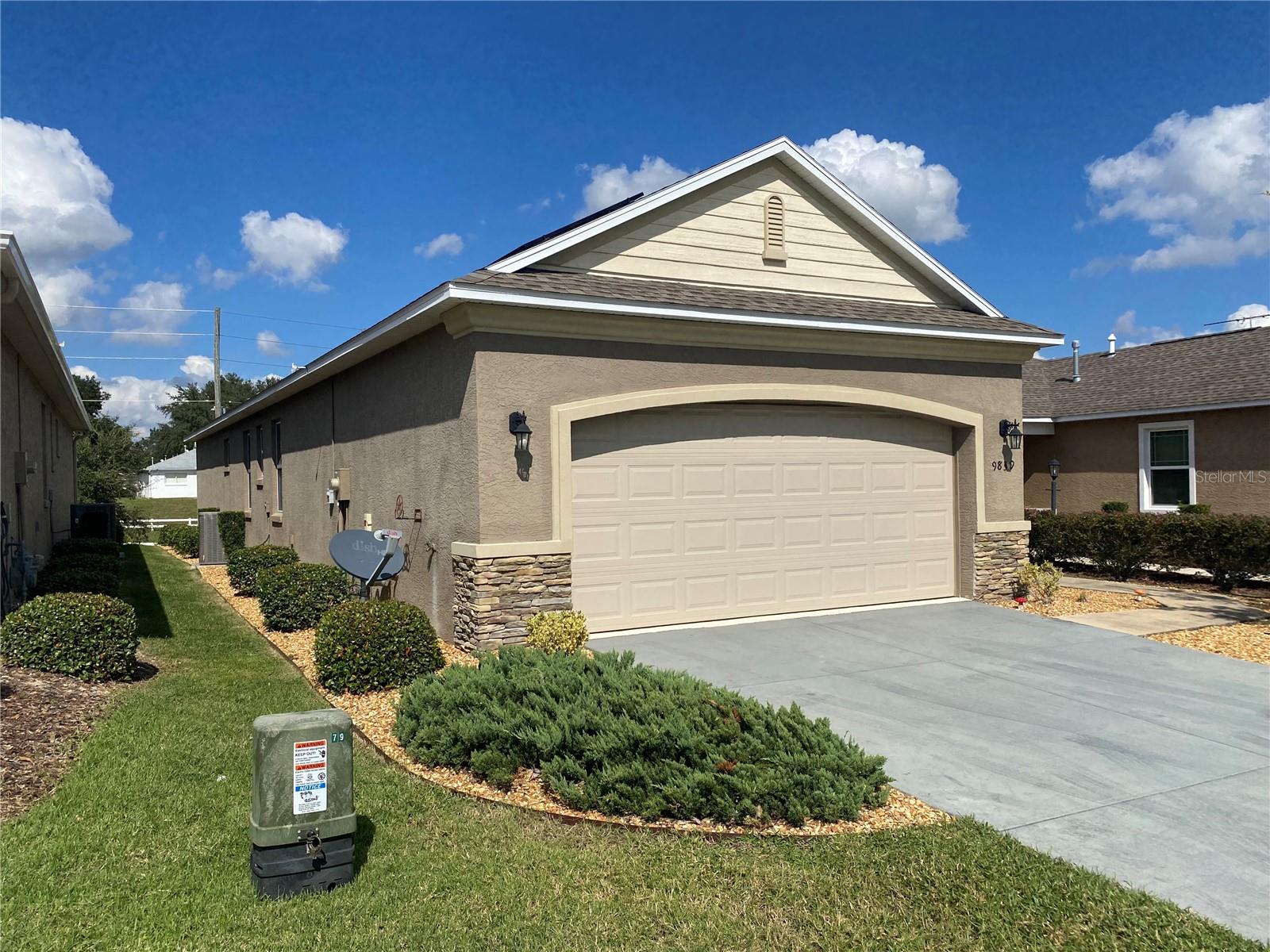 Image 7 of 35 For 9839 99th Loop