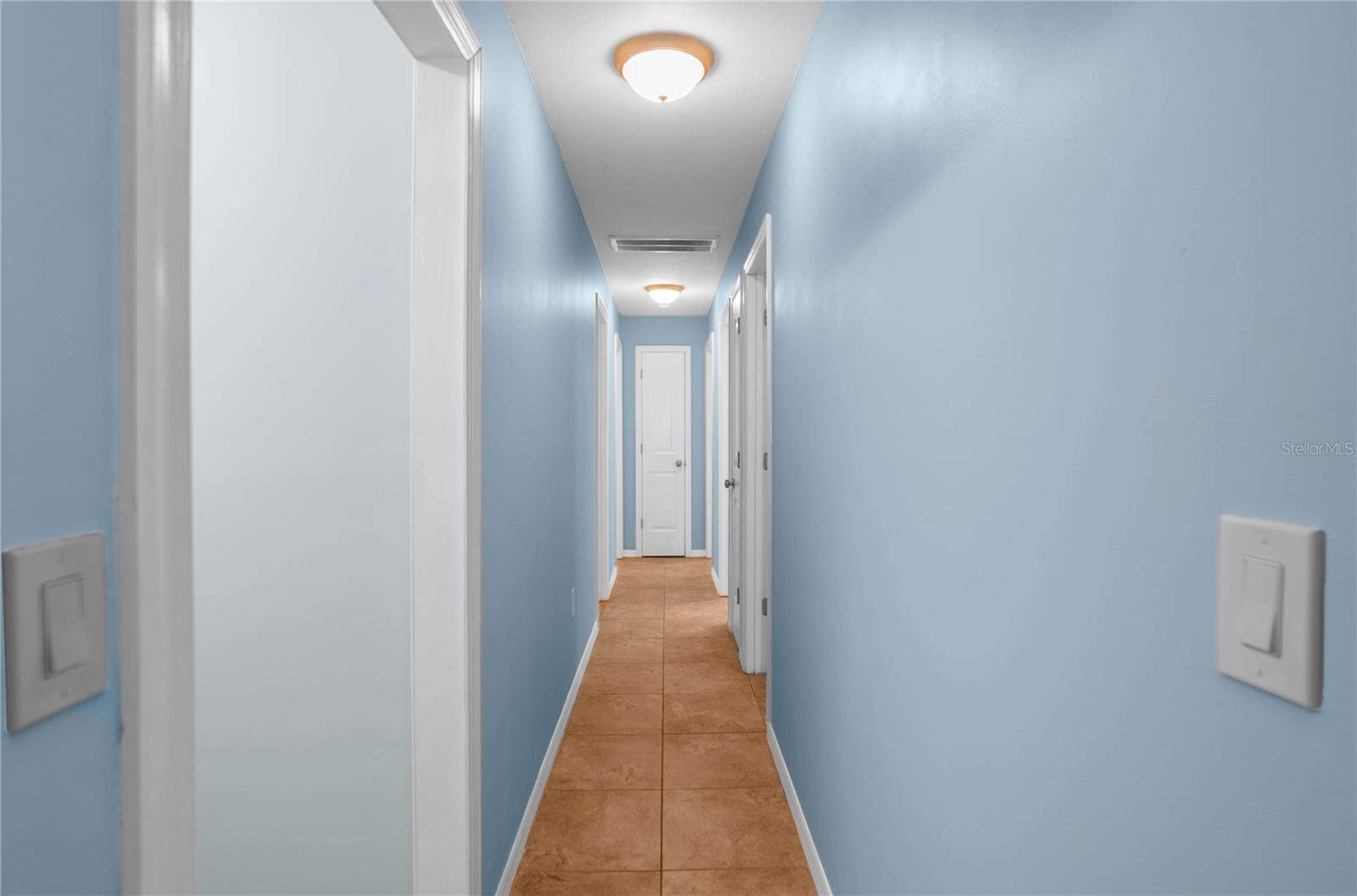 Listing photo id 17 for 3642 Foxwood Lane