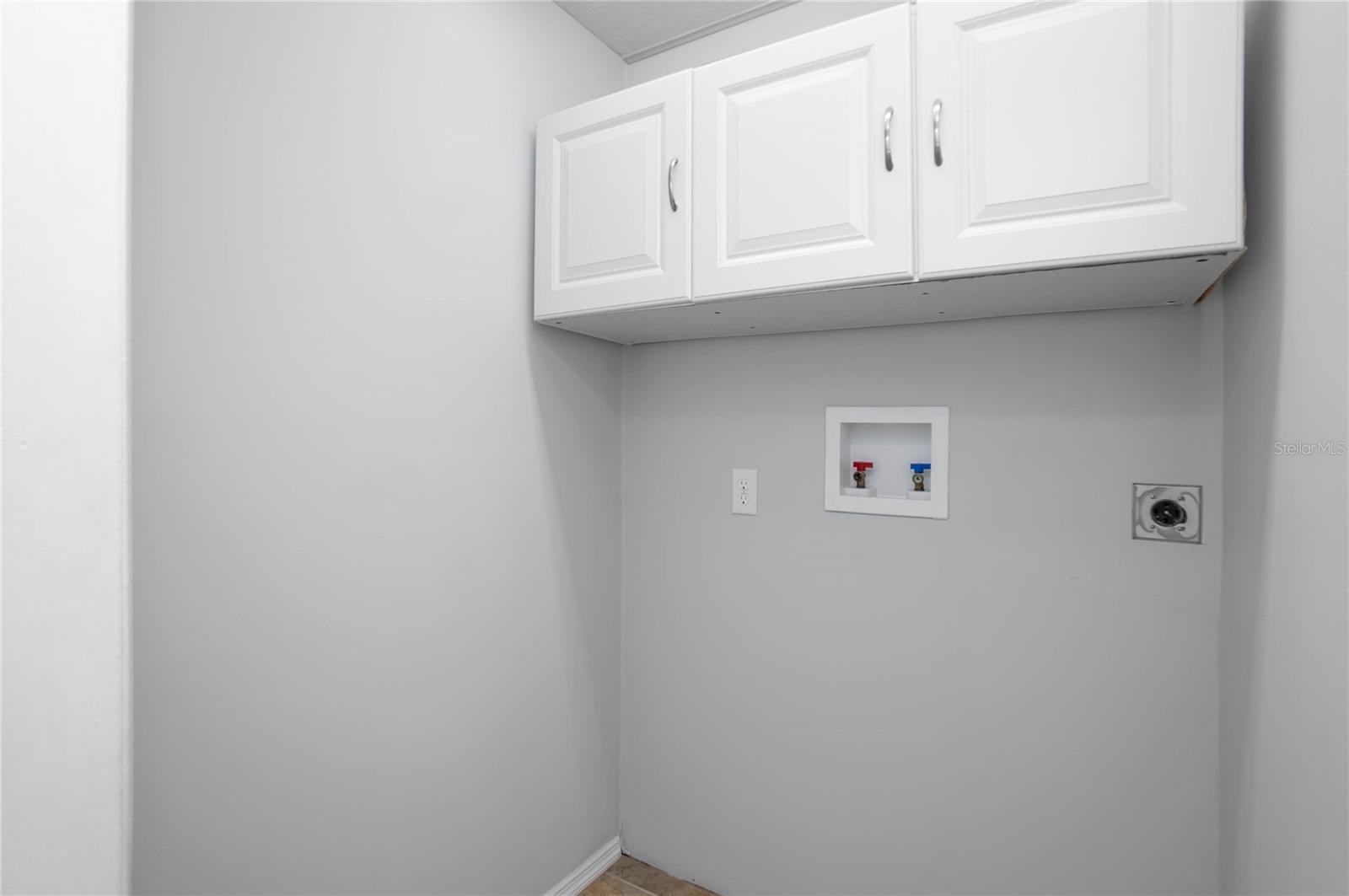 Listing photo id 18 for 3642 Foxwood Lane