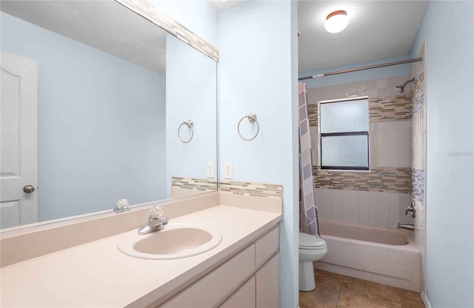 Listing photo id 21 for 3642 Foxwood Lane