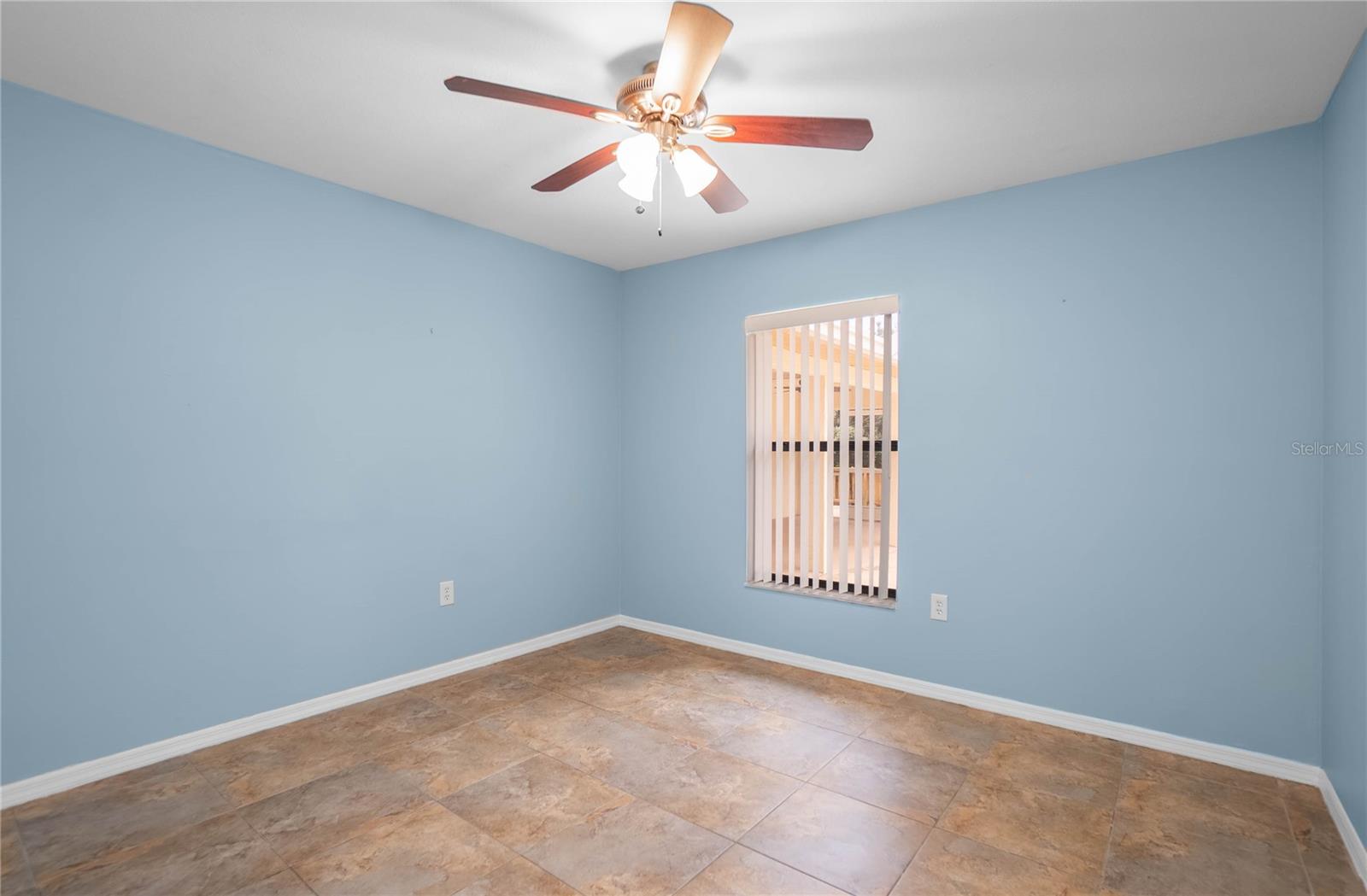 Listing photo id 22 for 3642 Foxwood Lane