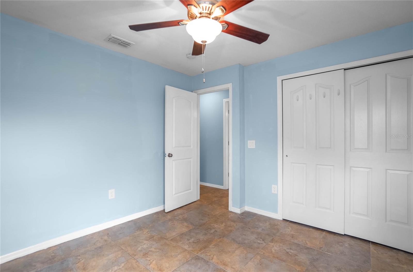 Listing photo id 24 for 3642 Foxwood Lane