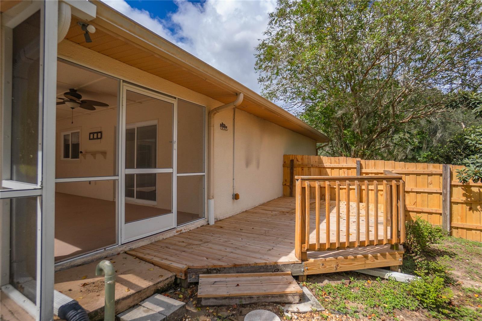 Listing photo id 34 for 3642 Foxwood Lane