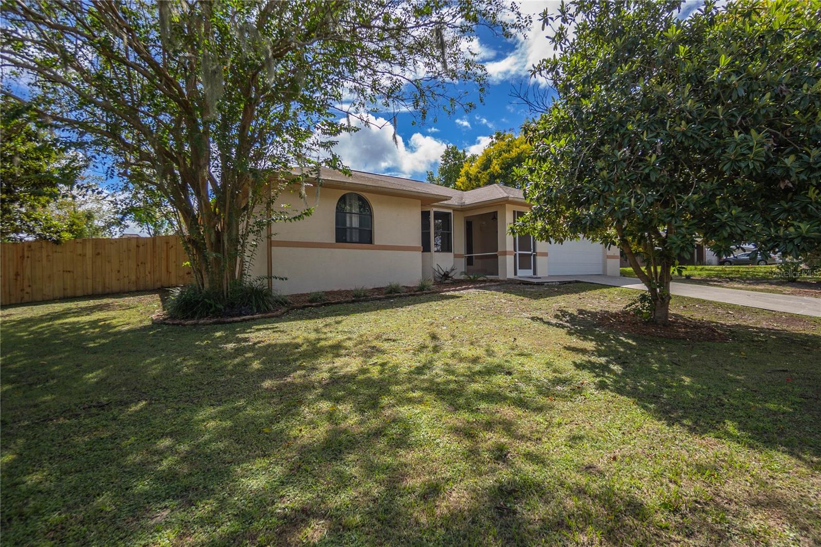 Listing photo id 40 for 3642 Foxwood Lane