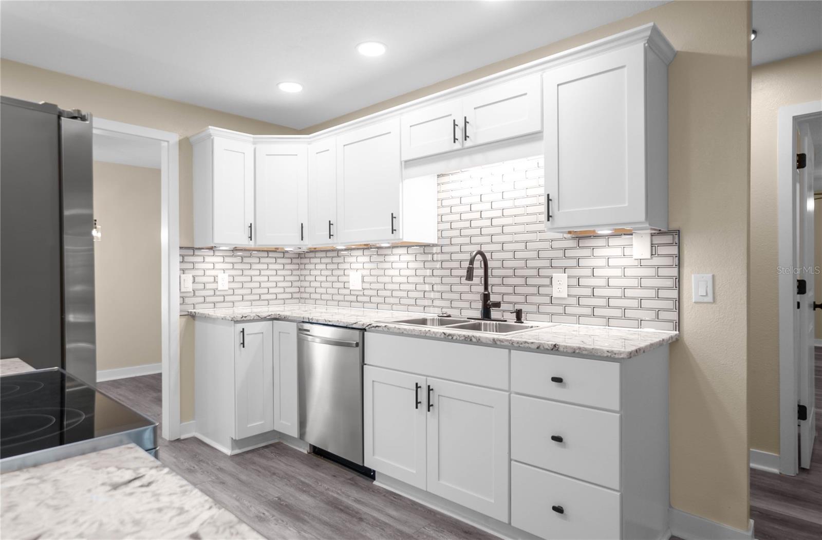 Image 14 of 37 For 3211 Rose Avenue