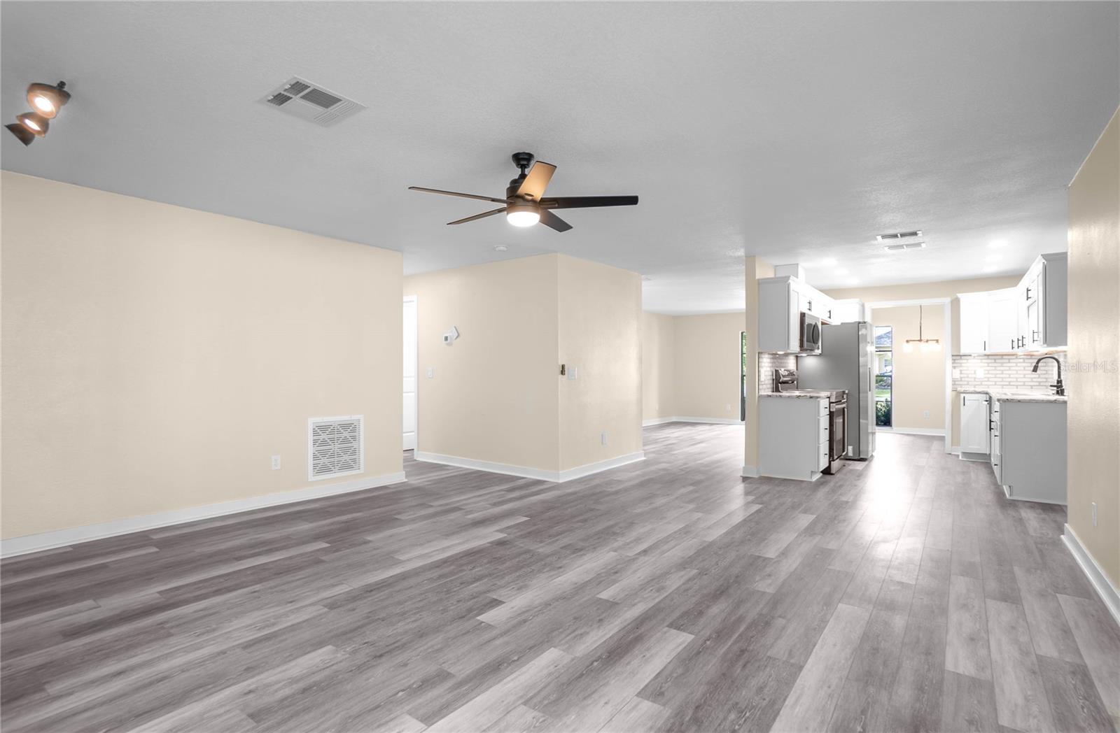 Image 16 of 37 For 3211 Rose Avenue