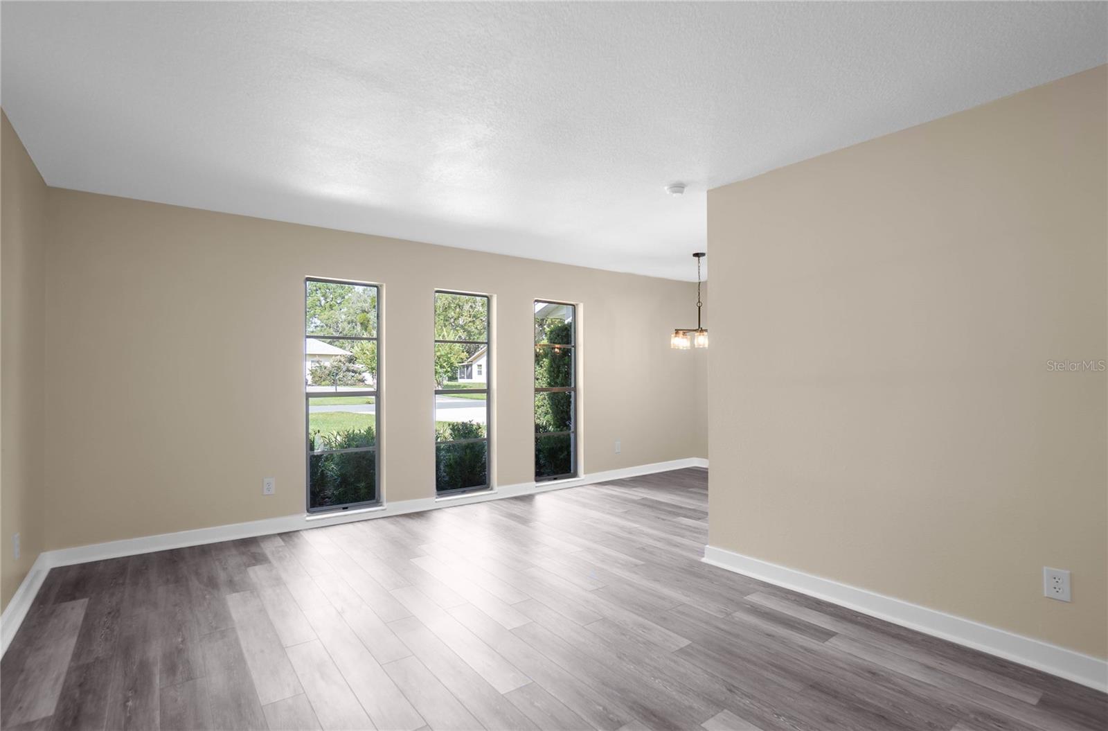 Image 6 of 37 For 3211 Rose Avenue