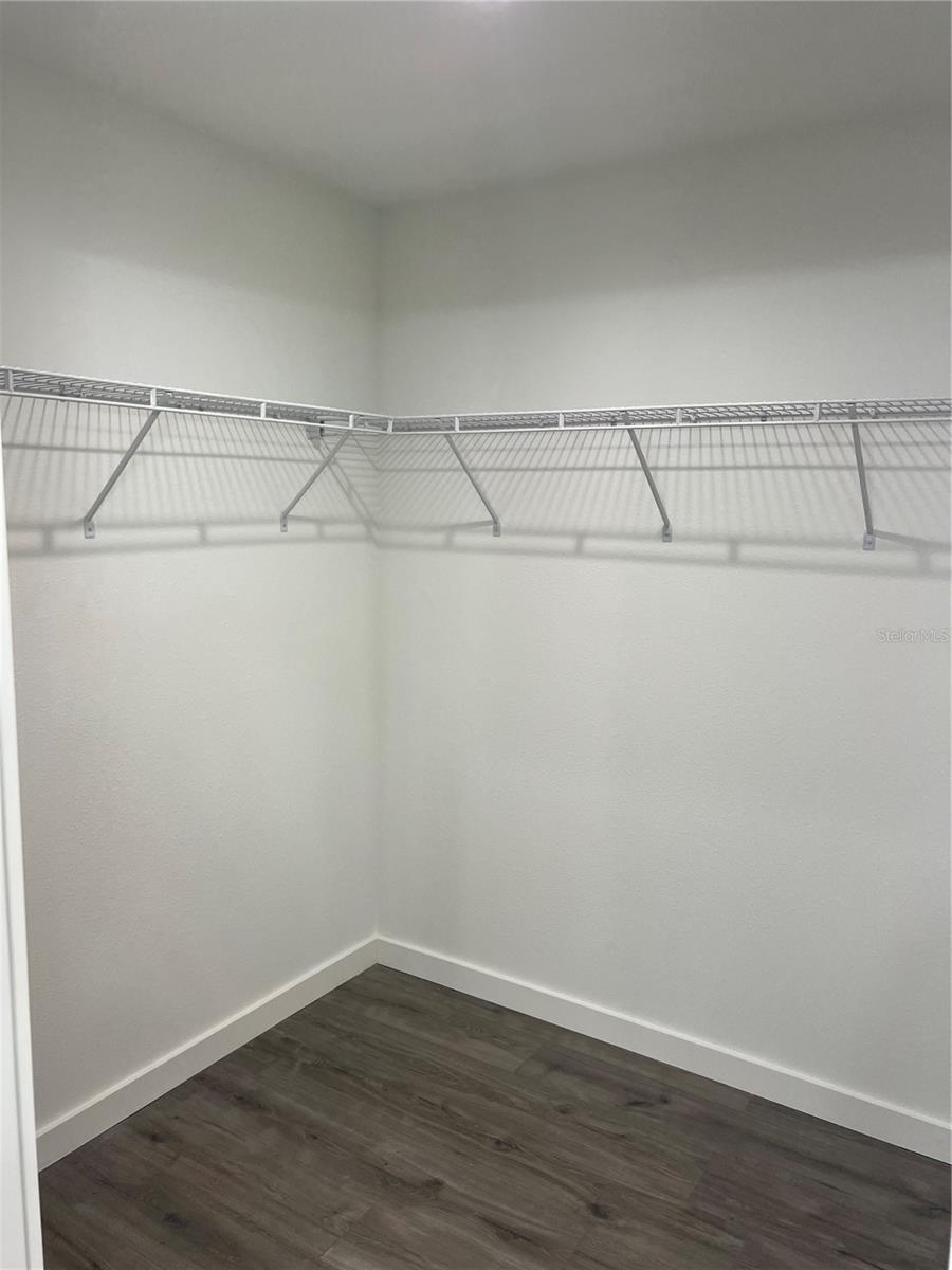 Image 17 of 38 For 184 Se 44th Avenue