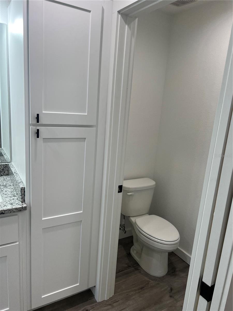 Image 18 of 38 For 184 Se 44th Avenue