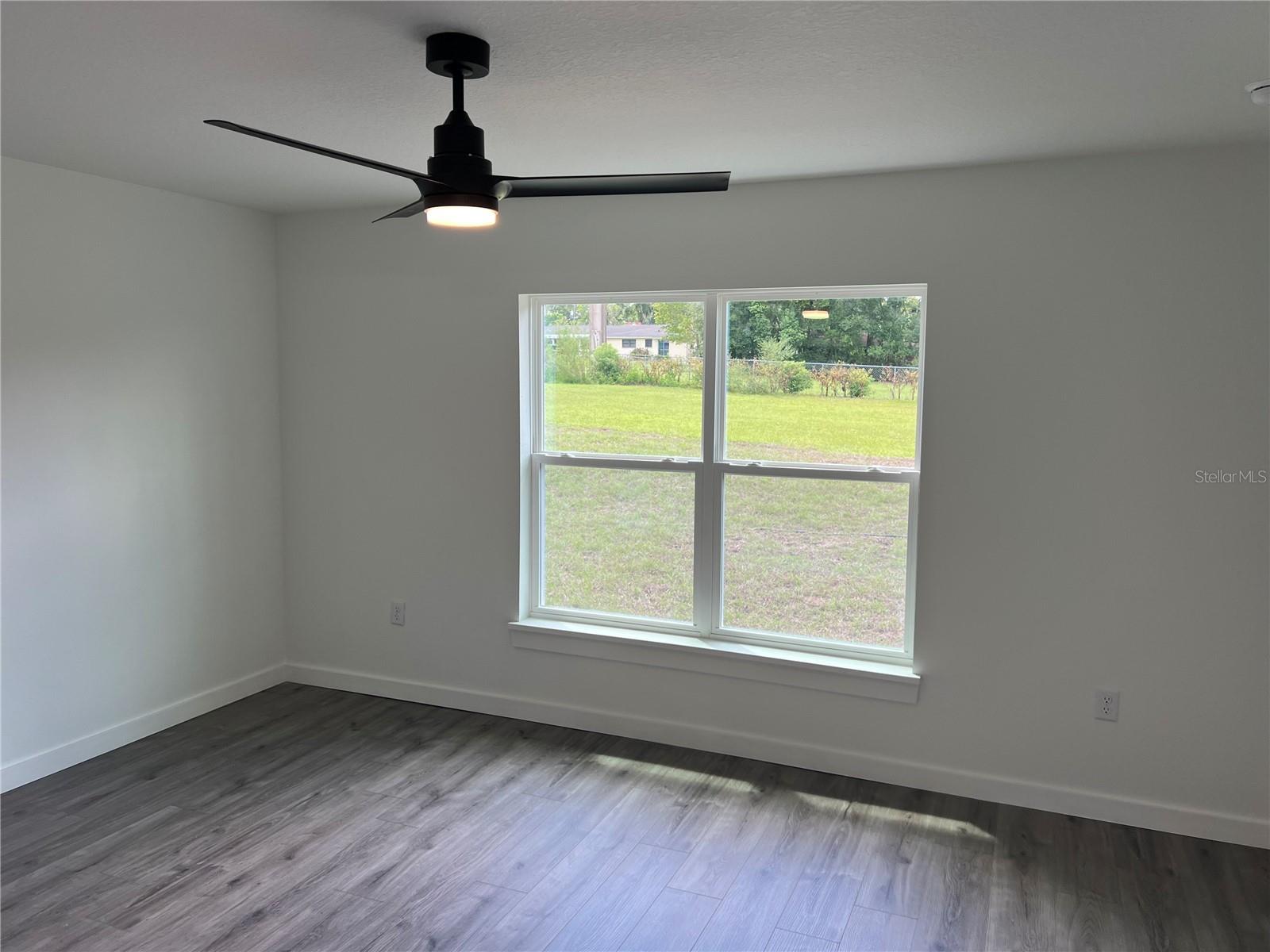 Image 19 of 38 For 184 Se 44th Avenue