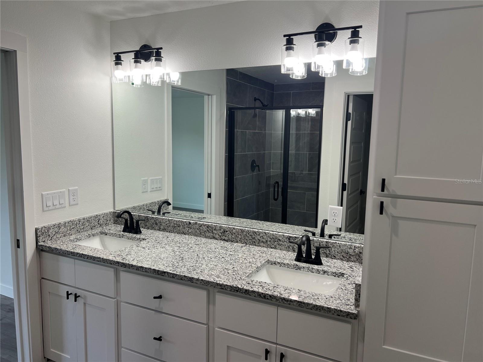 Image 28 of 38 For 184 Se 44th Avenue