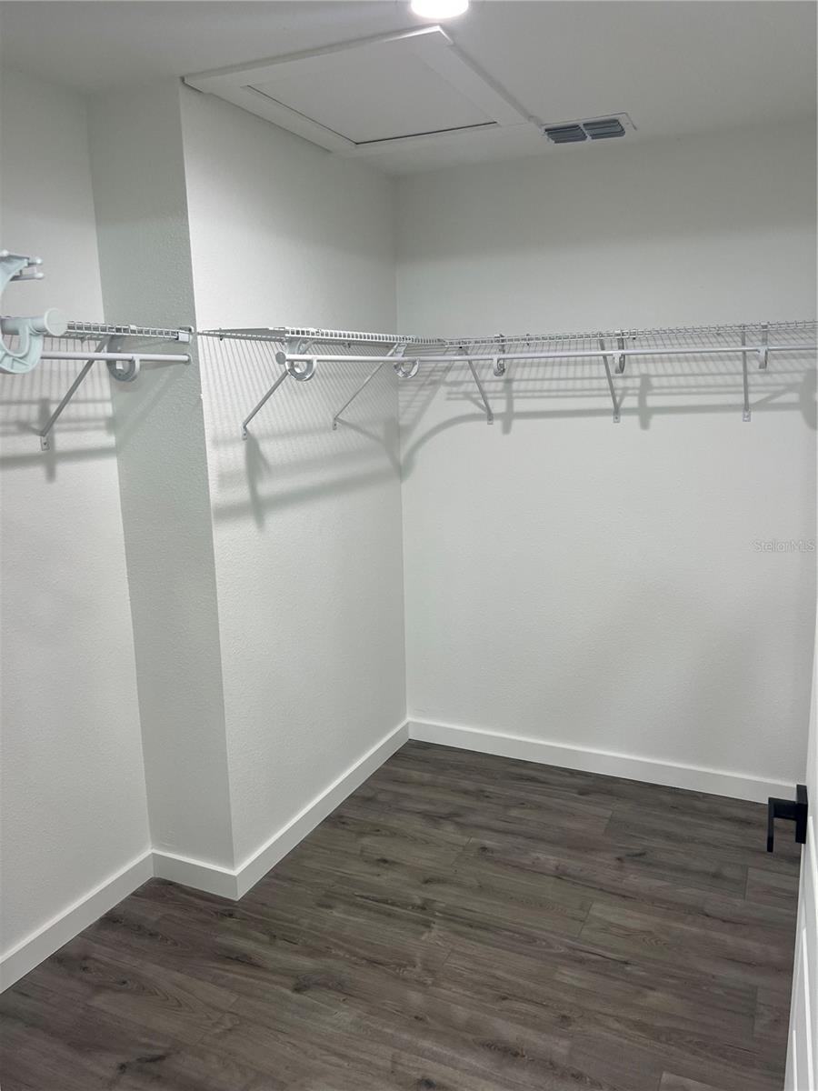 Image 30 of 38 For 184 Se 44th Avenue