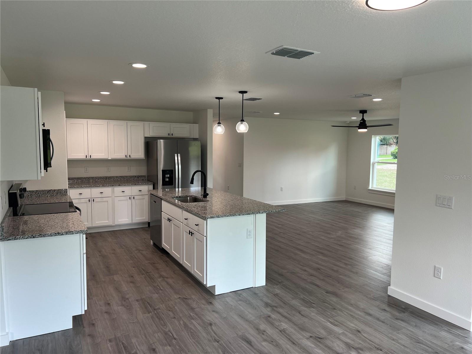 Image 6 of 38 For 184 Se 44th Avenue