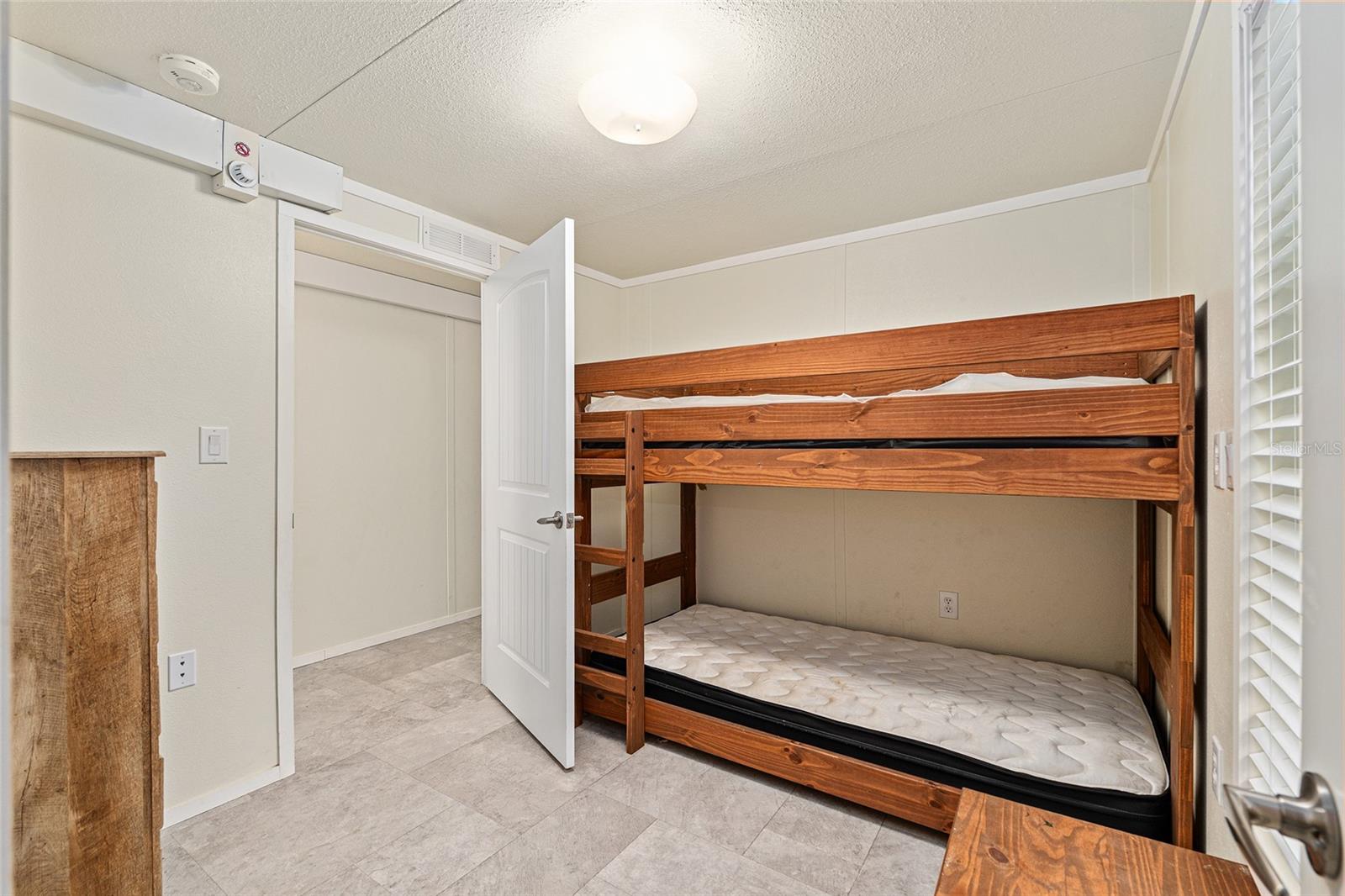 Image 13 of 31 For 14585 149th Lane