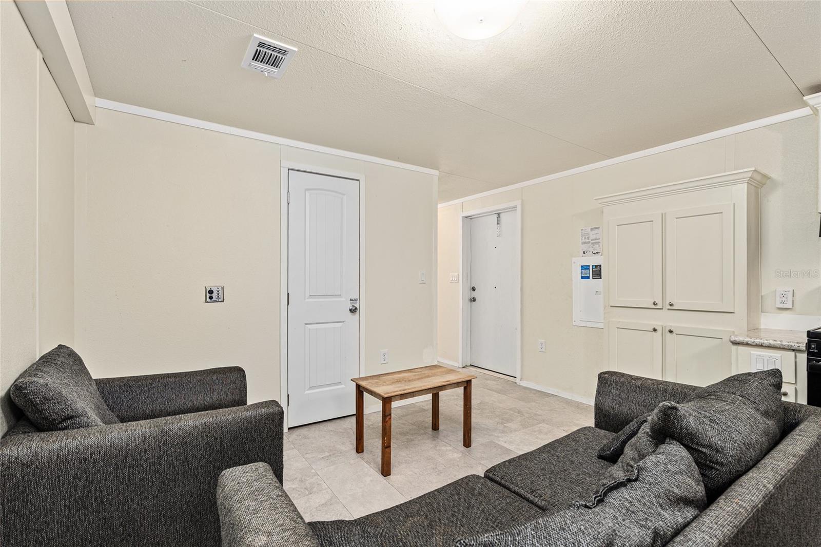 Image 4 of 31 For 14585 149th Lane