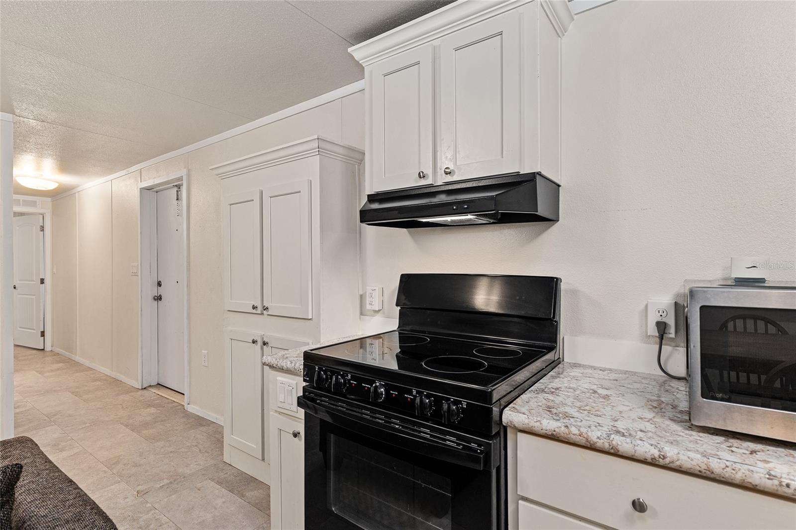 Image 6 of 31 For 14585 149th Lane