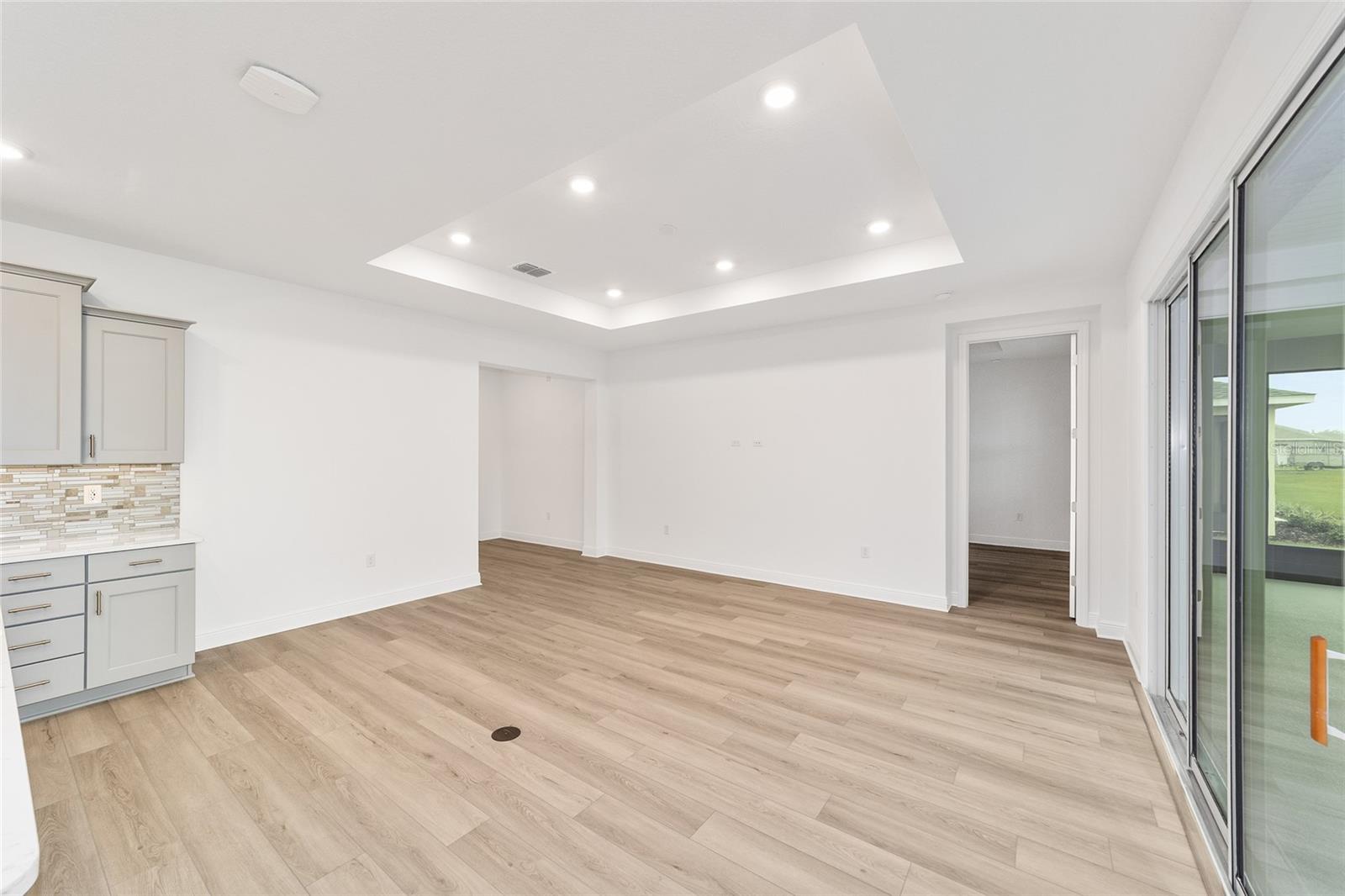 Image 12 of 39 For 10067 106th Circle