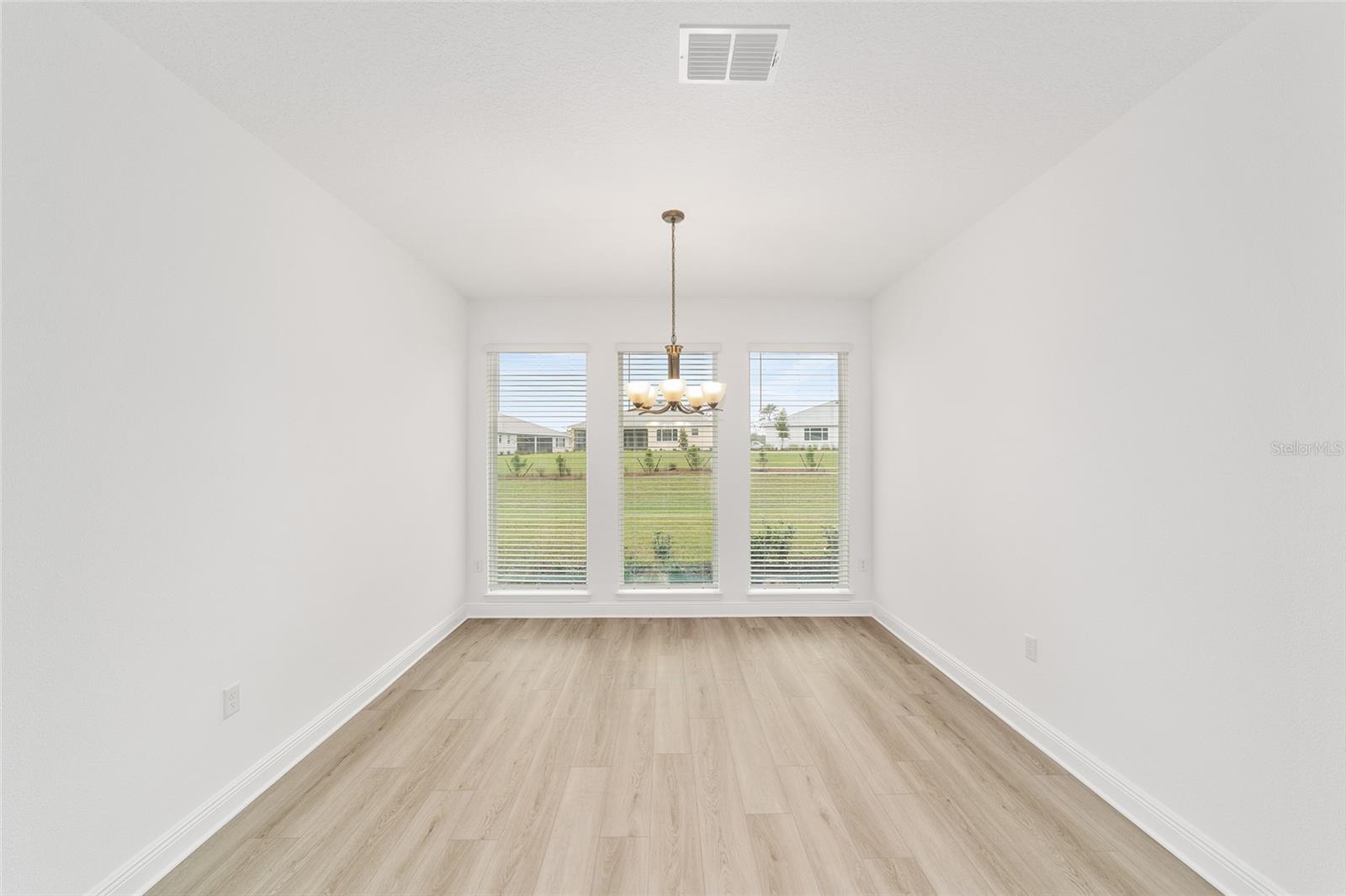 Image 14 of 39 For 10067 106th Circle