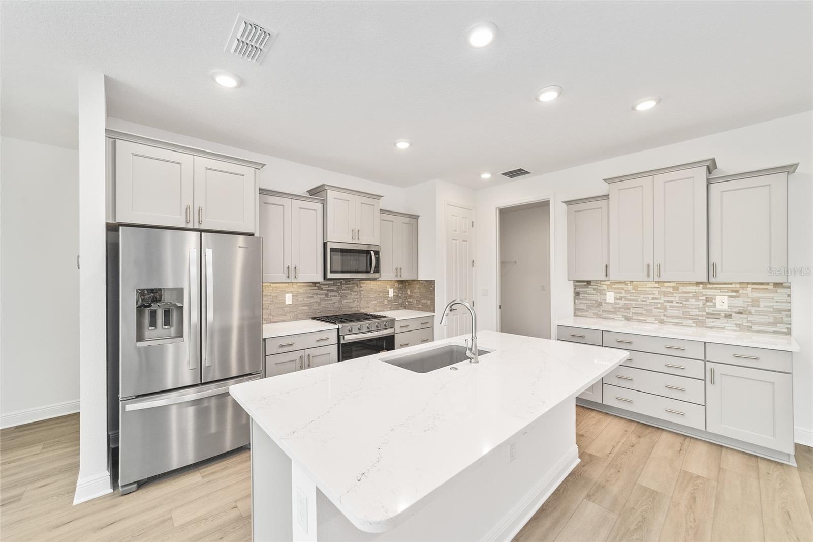 Image 17 of 39 For 10067 106th Circle