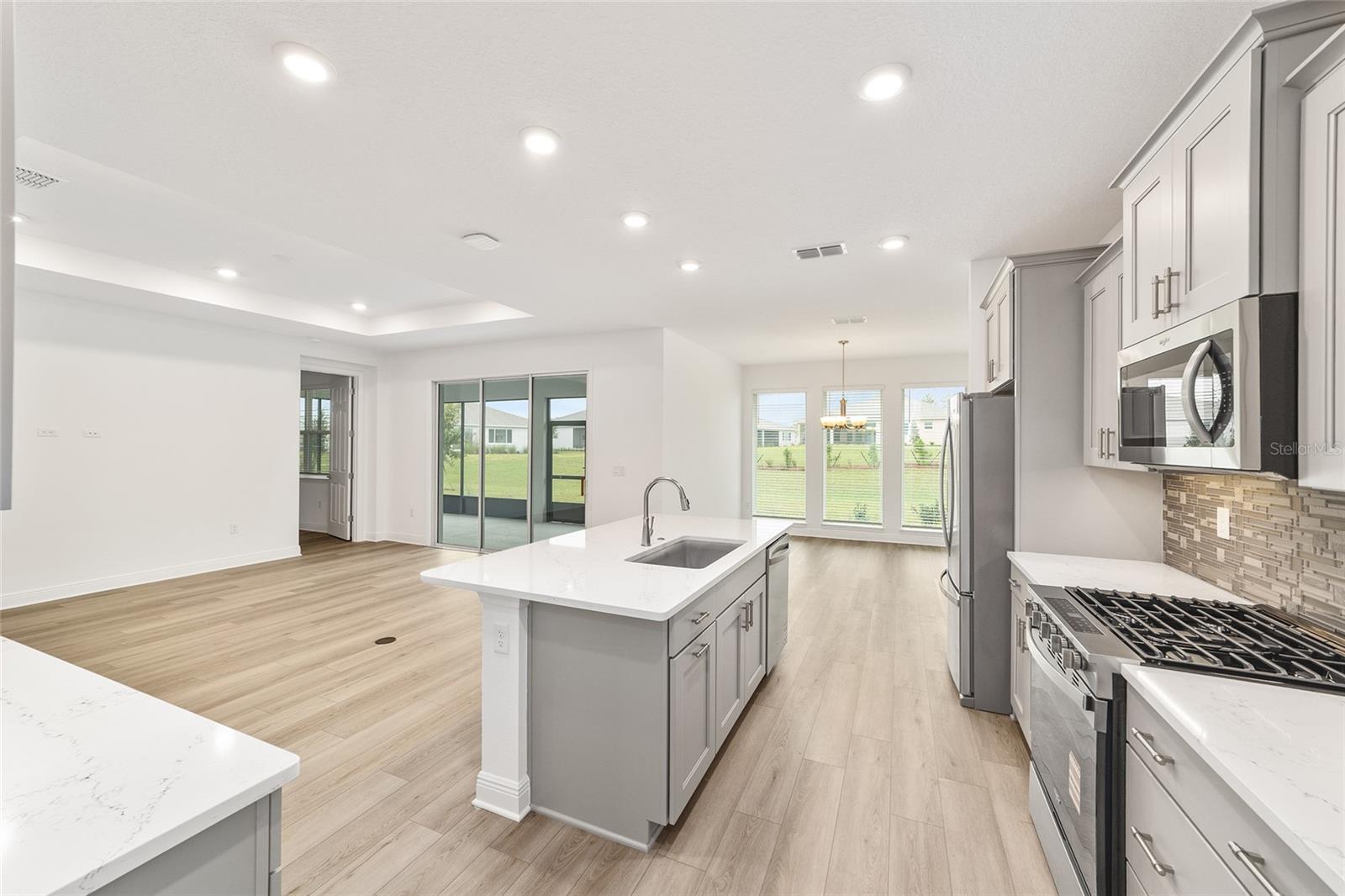 Image 21 of 39 For 10067 106th Circle