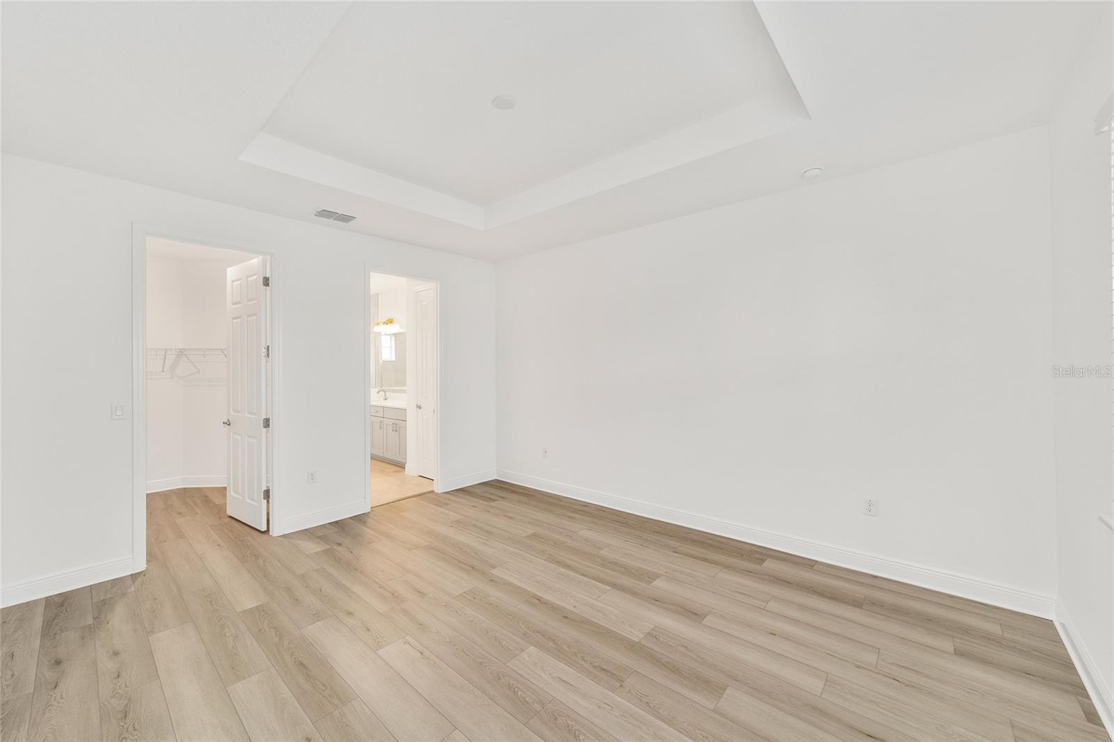 Image 22 of 39 For 10067 106th Circle