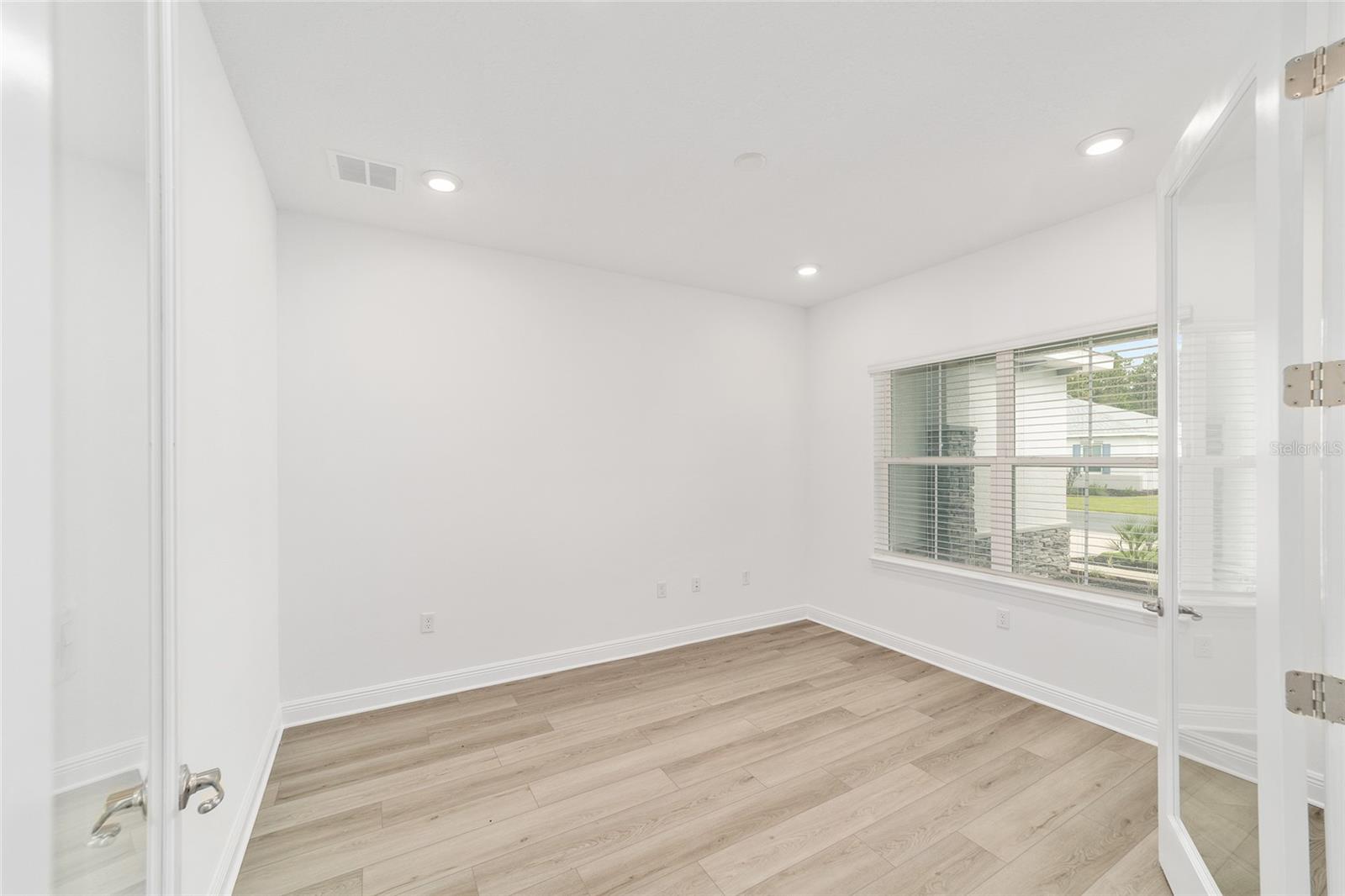 Image 30 of 39 For 10067 106th Circle