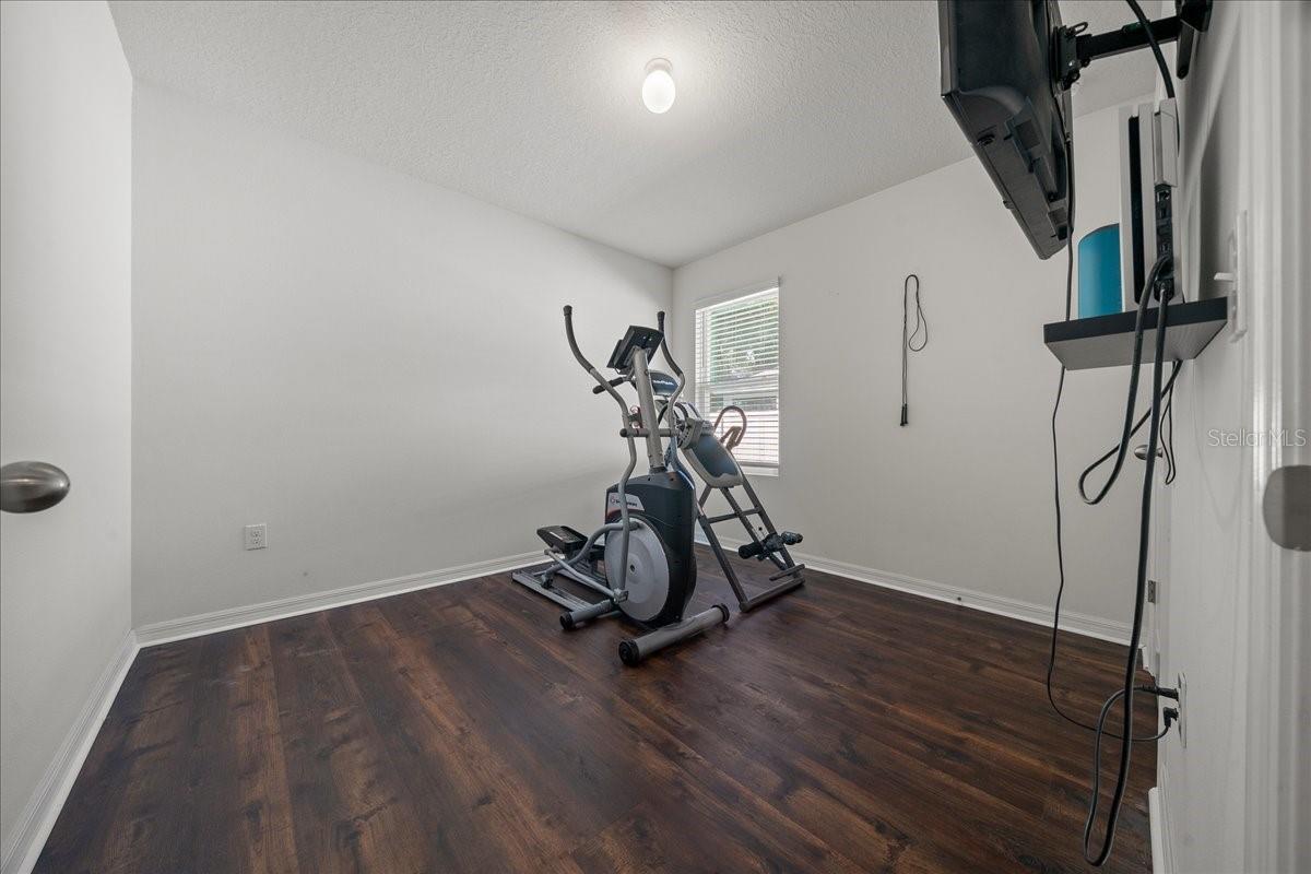 Image 19 of 37 For 9902 37th Terrace