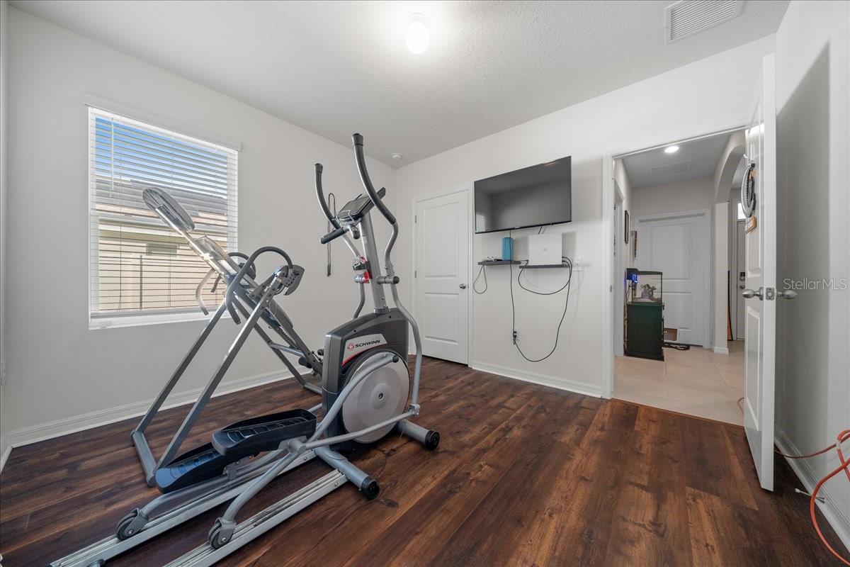 Image 20 of 37 For 9902 37th Terrace