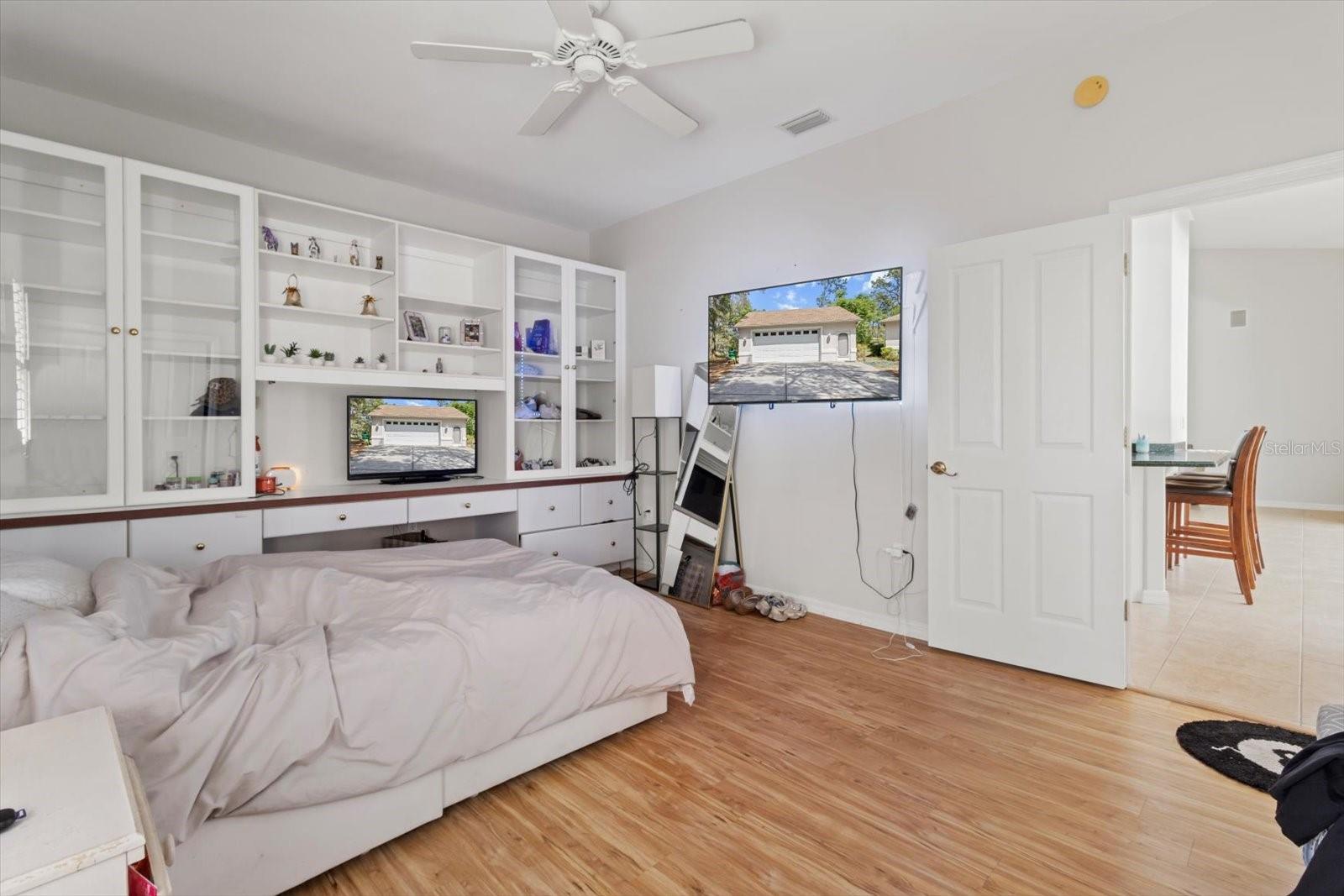 Image 25 of 42 For 3563 Blossom Drive