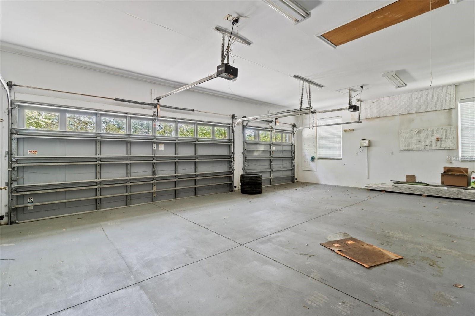 Image 32 of 42 For 3563 Blossom Drive