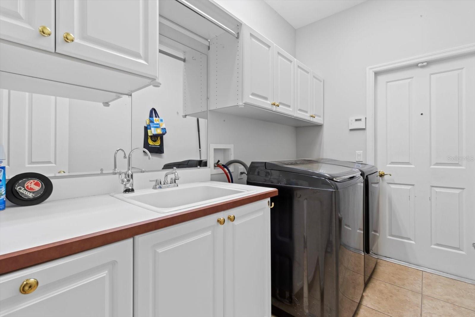 Image 33 of 42 For 3563 Blossom Drive