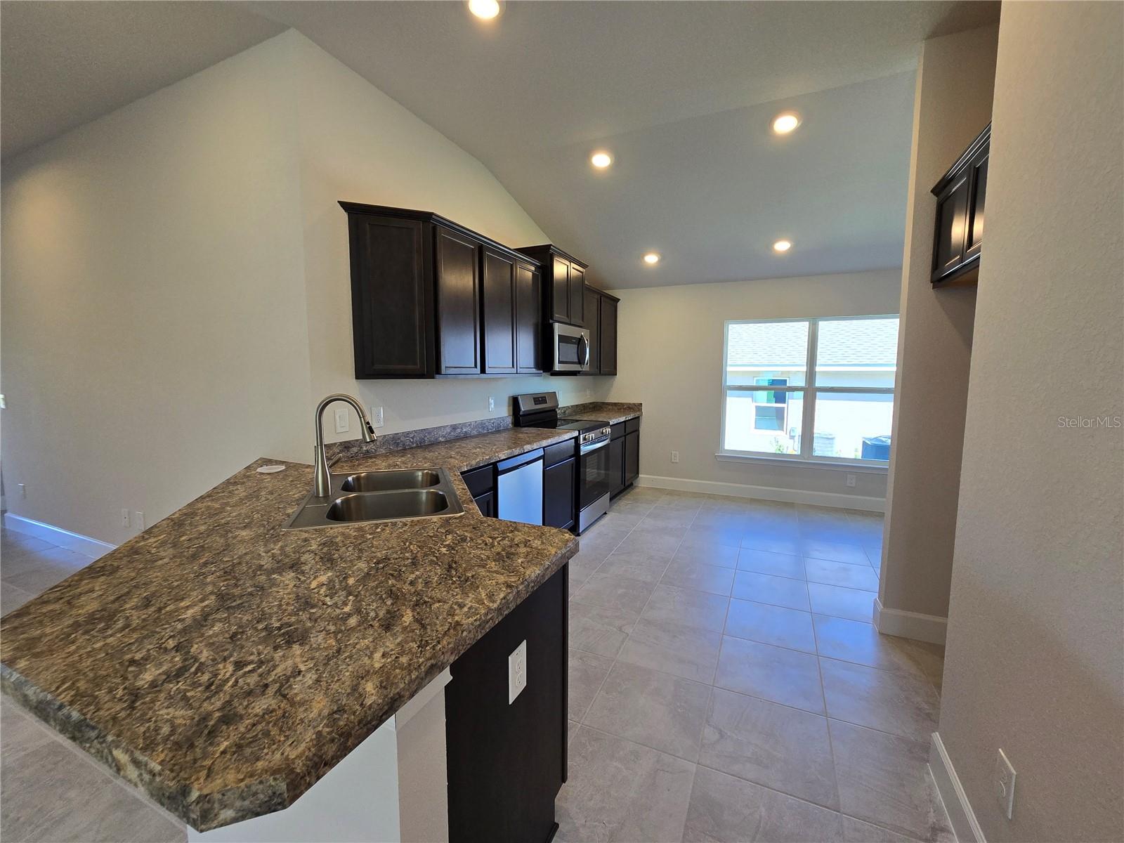 Image 10 of 46 For 439 Twisted Oaks Drive