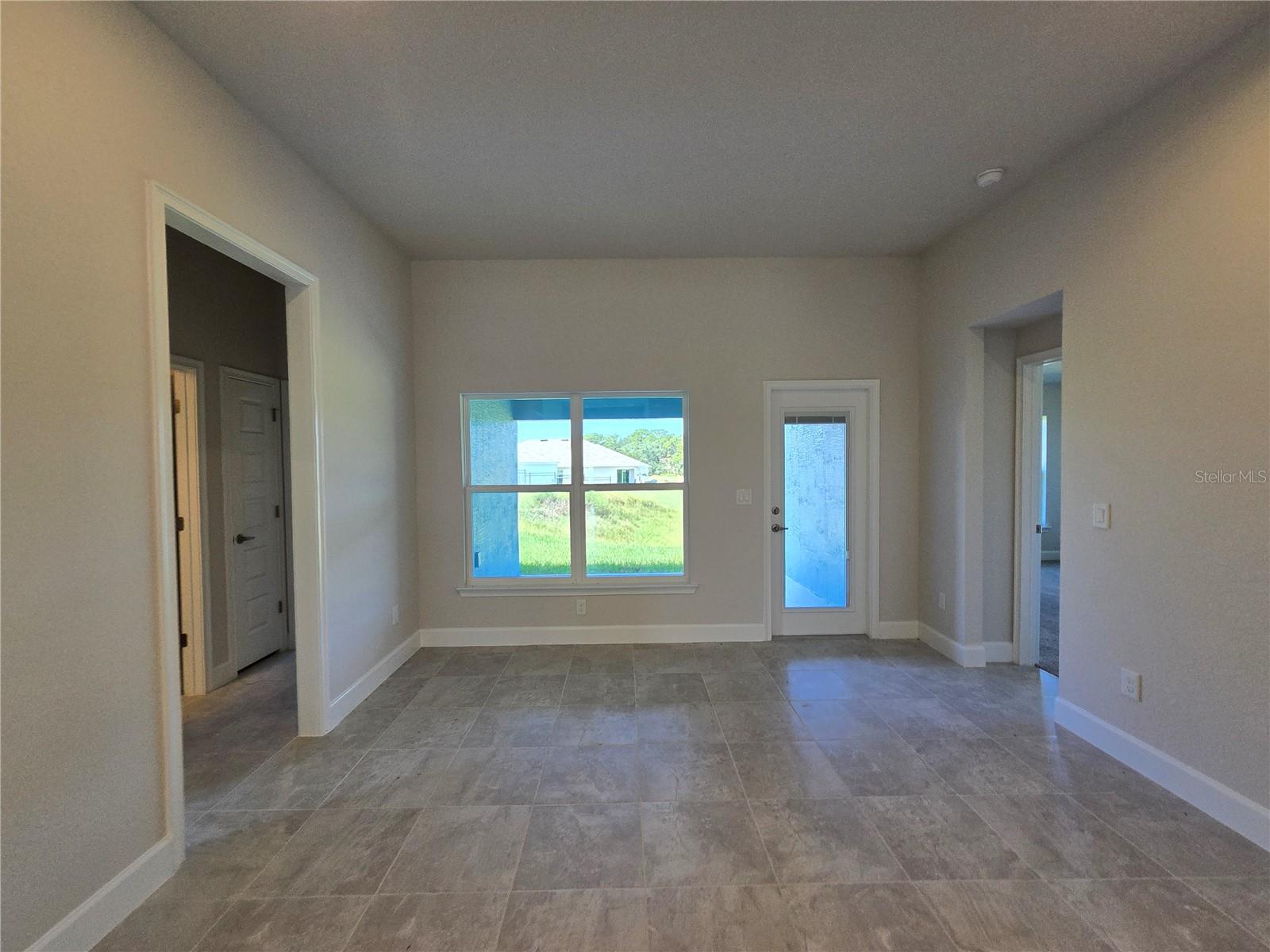 Image 14 of 46 For 439 Twisted Oaks Drive