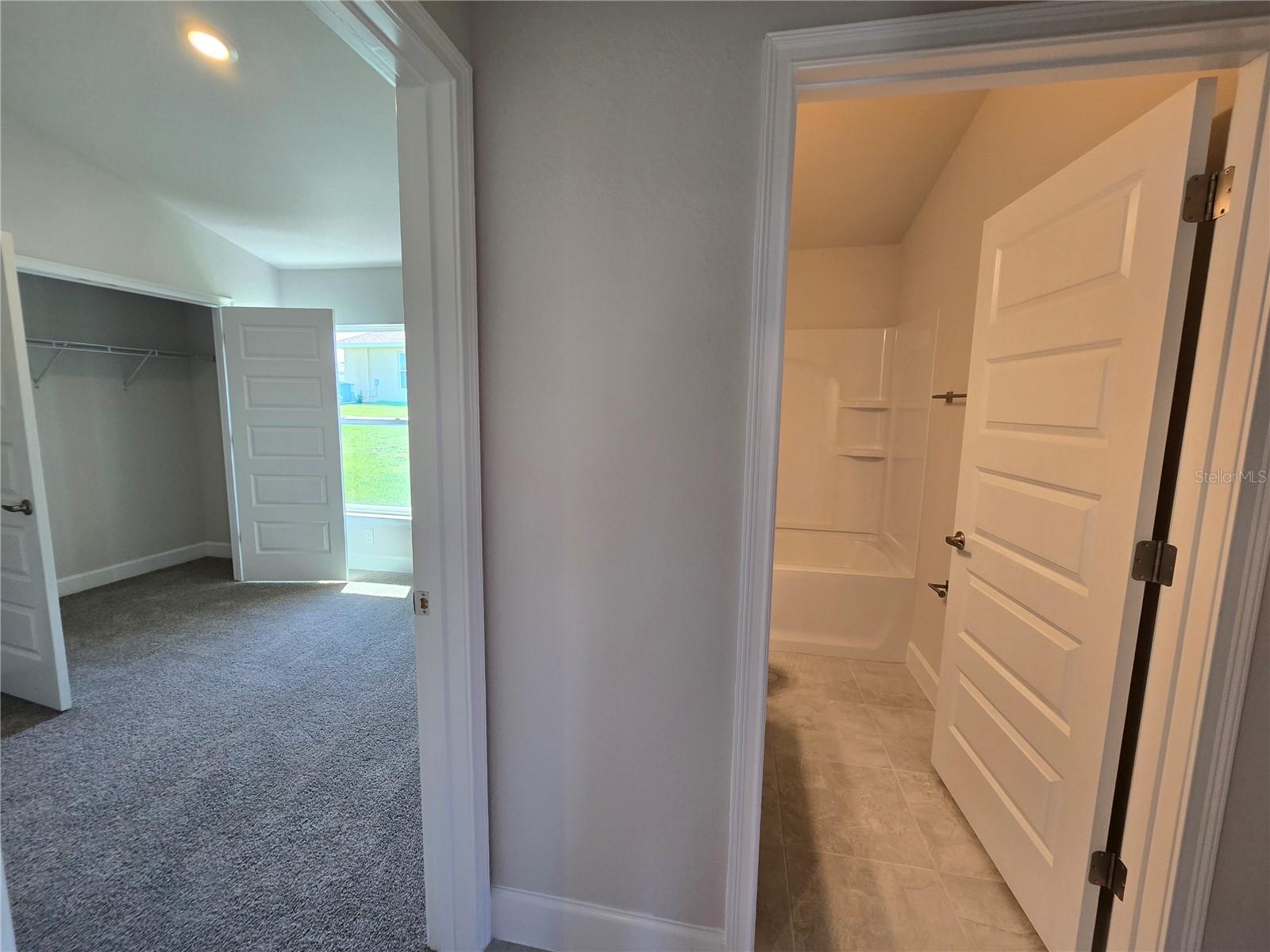 Image 17 of 46 For 439 Twisted Oaks Drive