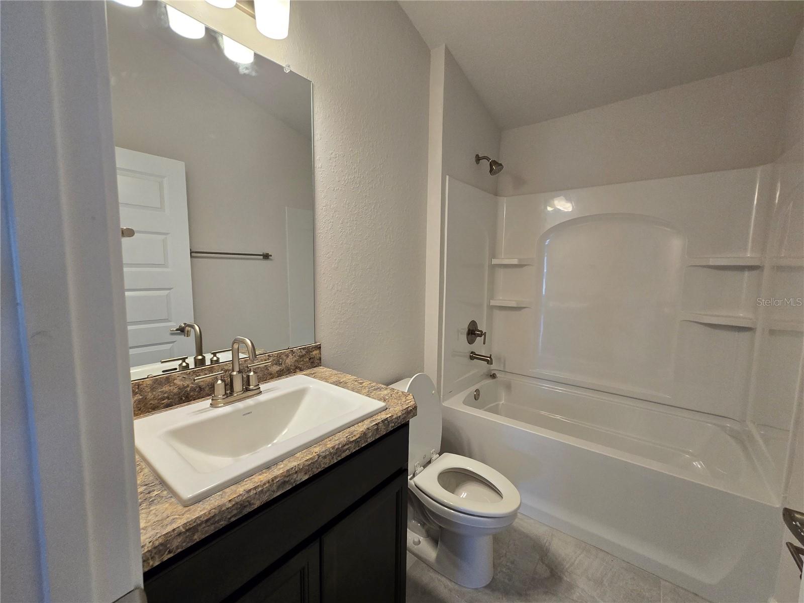 Image 19 of 46 For 439 Twisted Oaks Drive