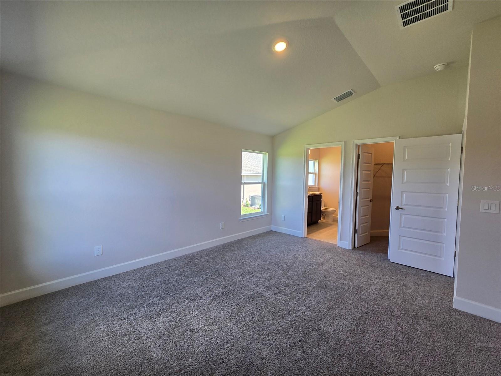 Image 22 of 46 For 439 Twisted Oaks Drive