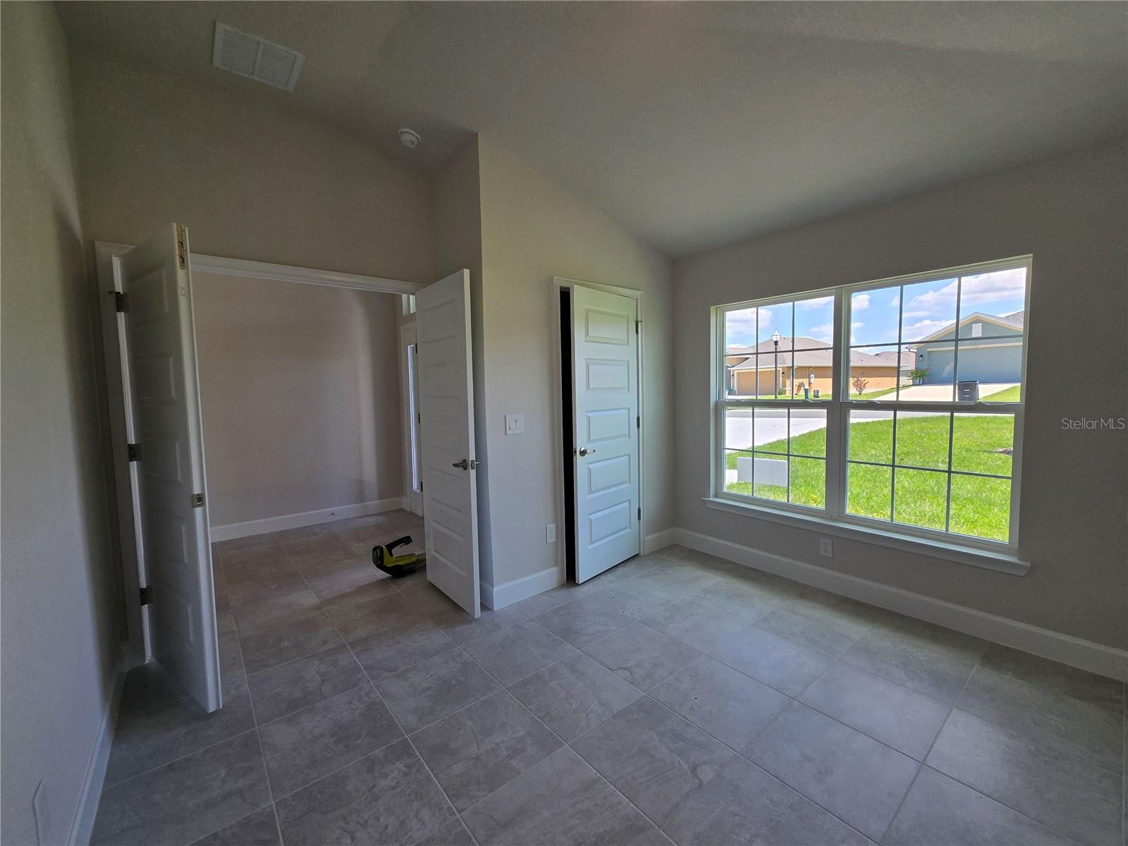 Image 6 of 46 For 439 Twisted Oaks Drive