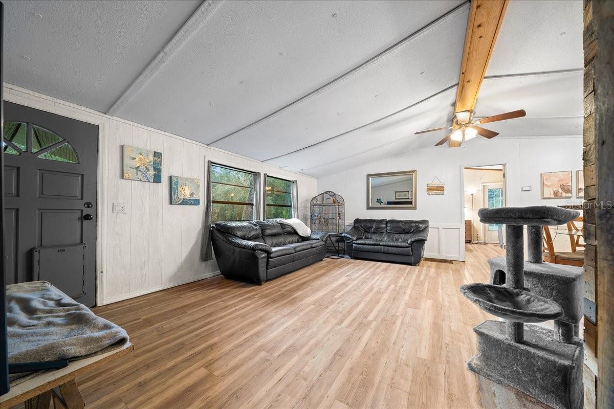 Image 6 of 44 For 454 117th Court