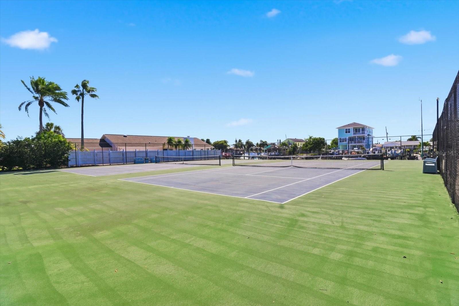 Image 42 of 52 For 4651 Dewey Drive