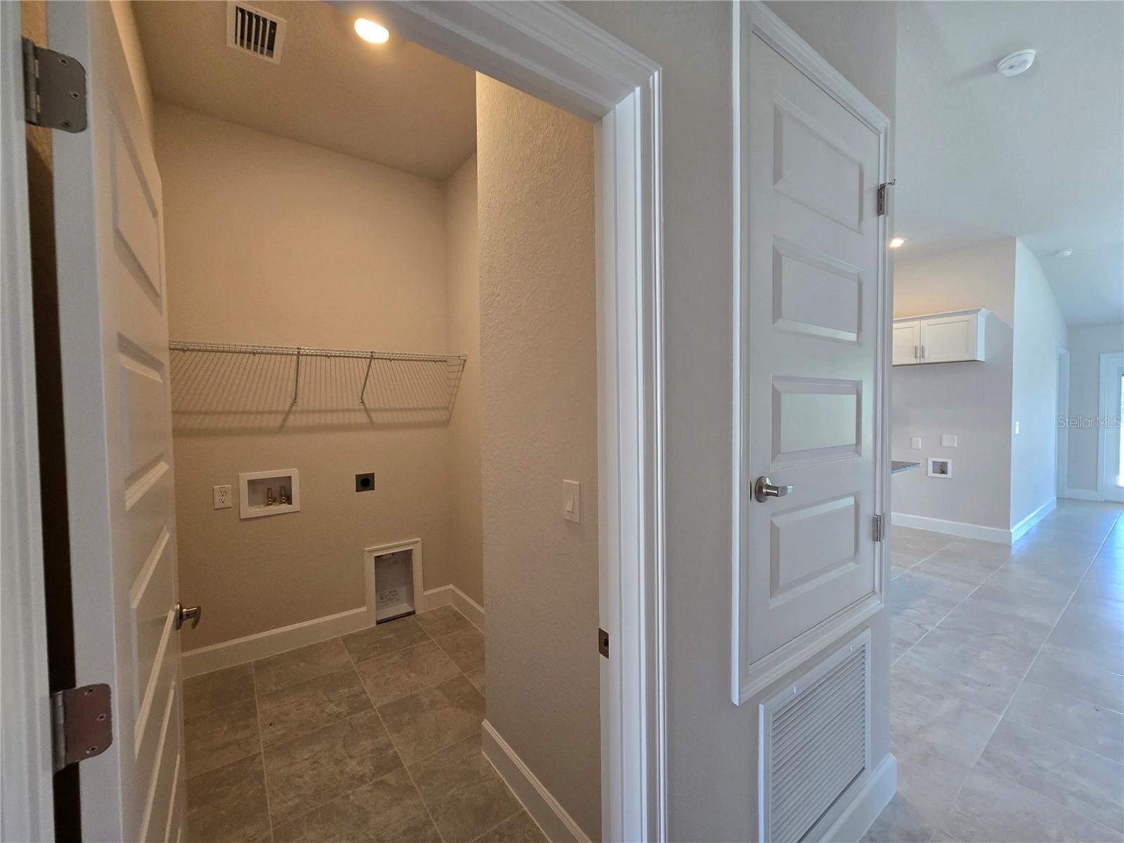 Image 15 of 43 For 427 Twisted Oaks Drive